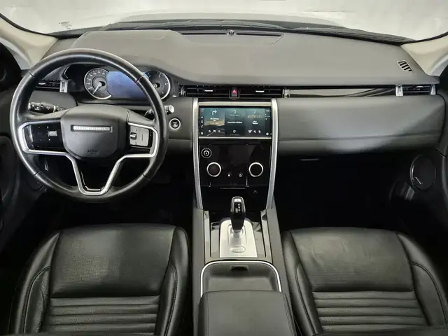 Land Rover Discovery Sport view 4
