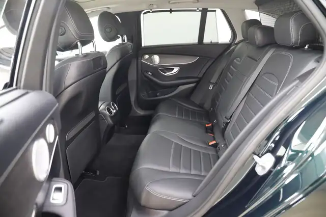 Mercedes-Benz C-Class view 11