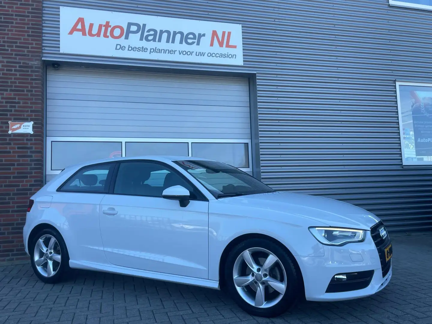 Audi A3 1.6 TDI ultra Edition! Alcantara! Cruise! Navi! Wit - 2