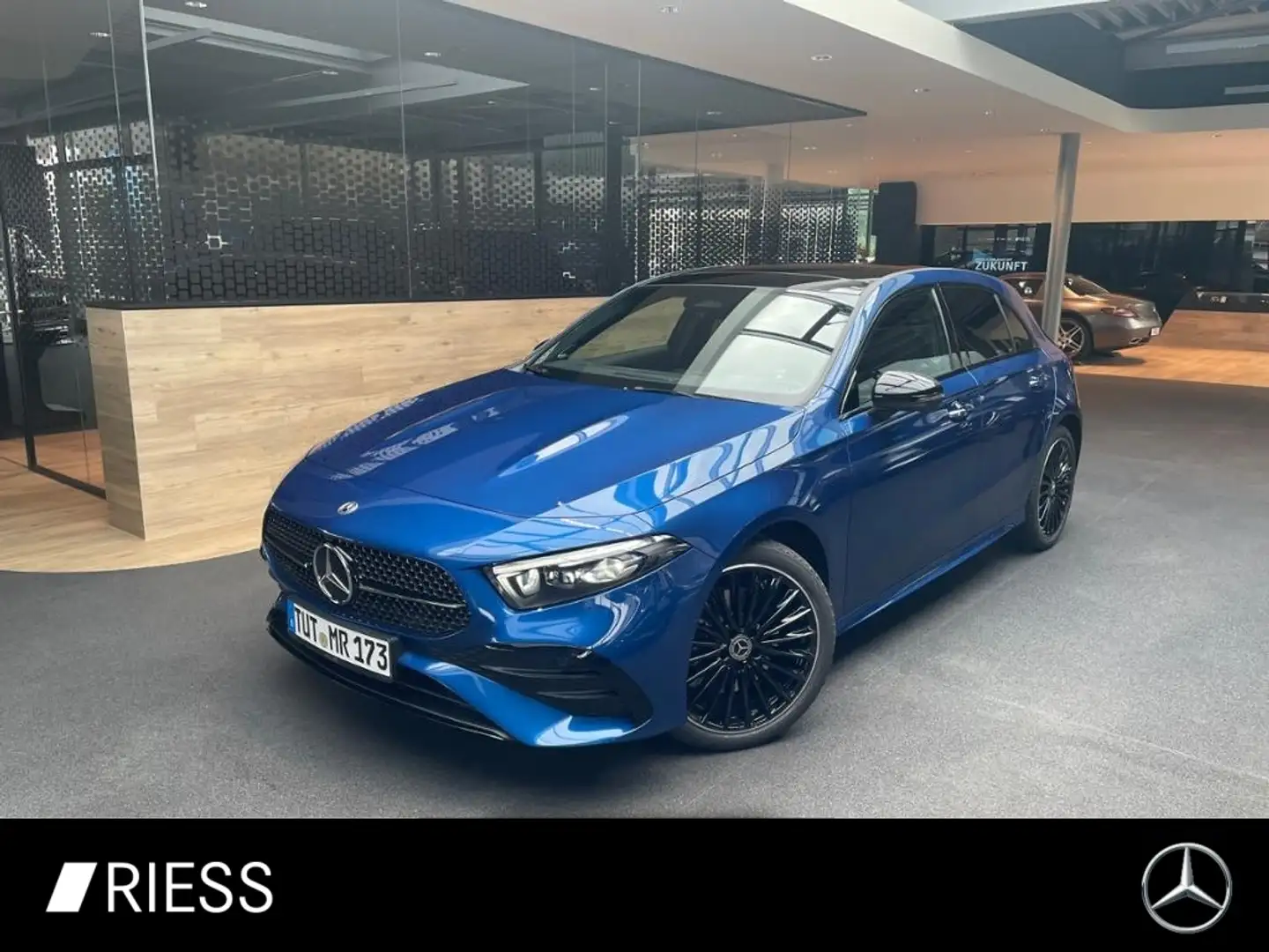 Mercedes-Benz A 250 e EQ AMG+AHK+PANO+MULTIBEAM+360°+MEMORY+ Blau - 1