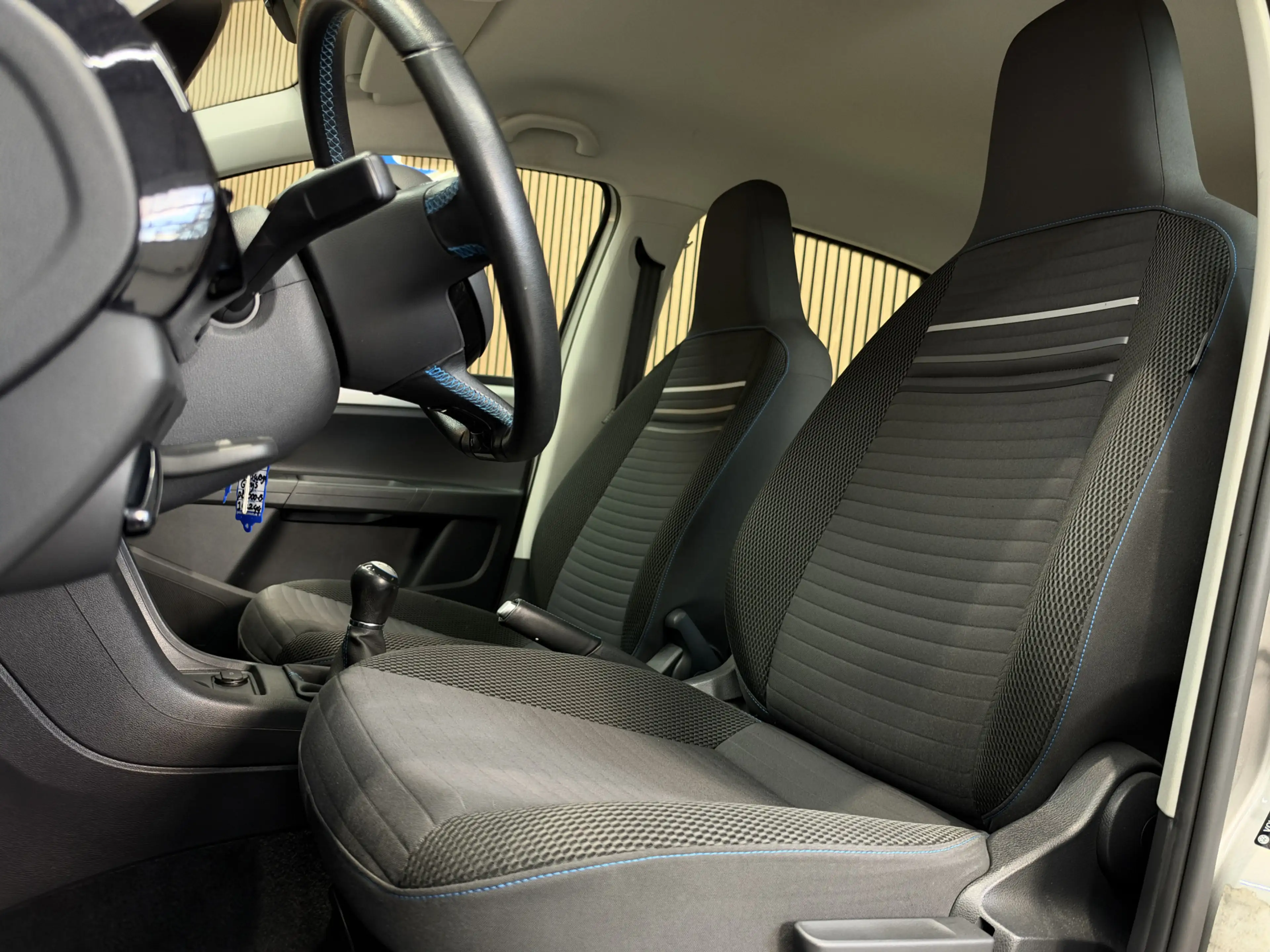 Volkswagen up! 1.0 Cup up! BlueMotion Navi | 15" | Airco | Stoelv — photo 20