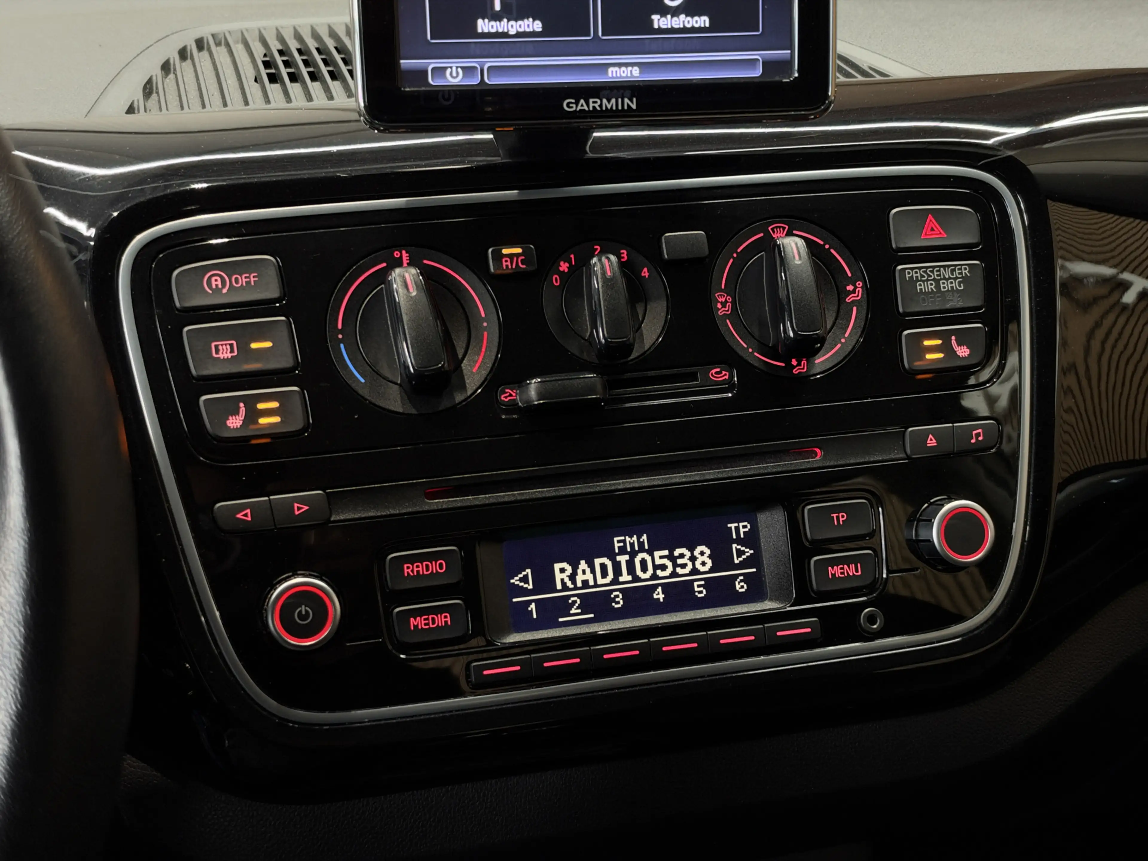 Volkswagen up! 1.0 Cup up! BlueMotion Navi | 15" | Airco | Stoelv — photo 4