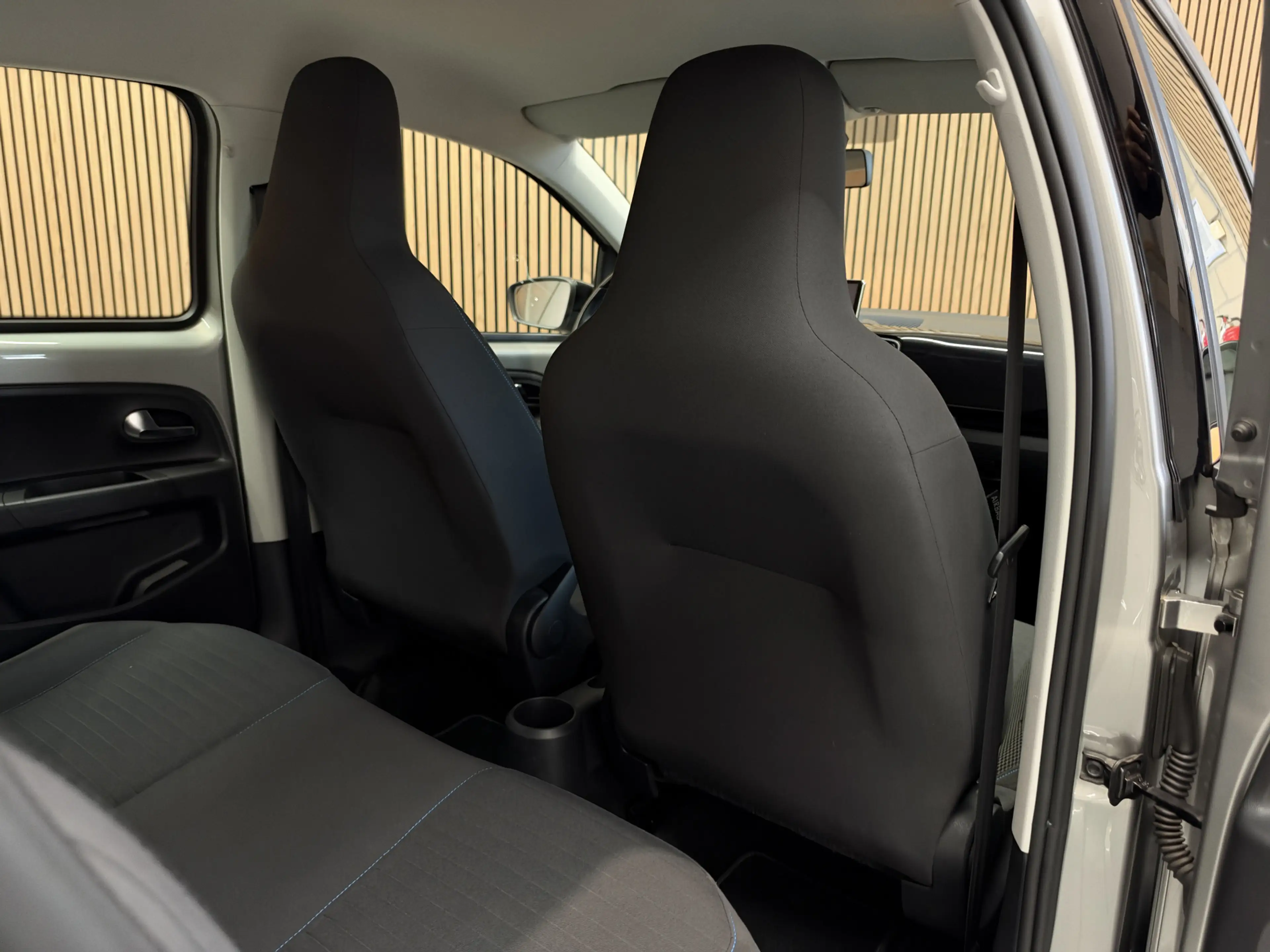 Volkswagen up! 1.0 Cup up! BlueMotion Navi | 15" | Airco | Stoelv — photo 41