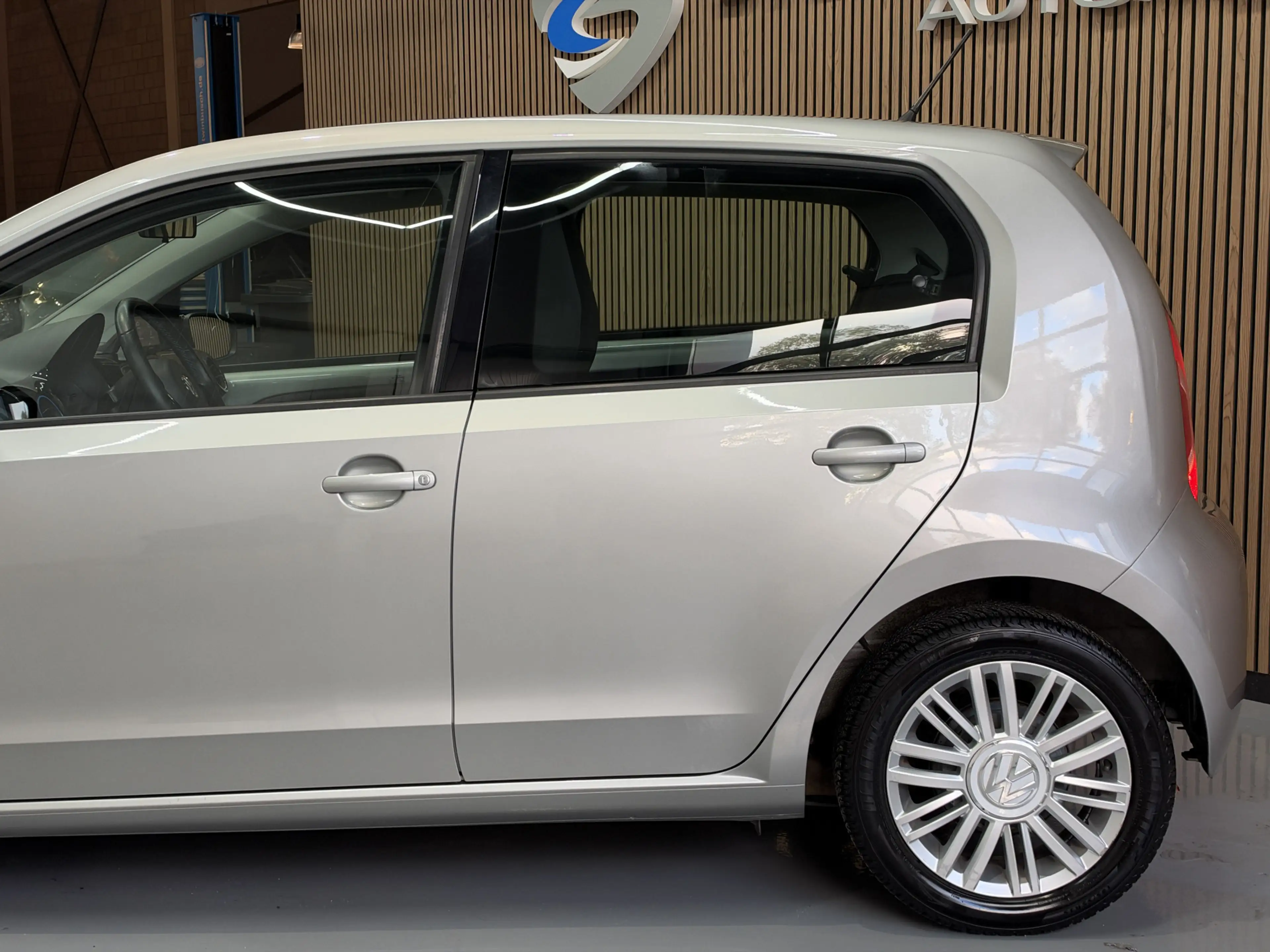 Volkswagen up! 1.0 Cup up! BlueMotion Navi | 15" | Airco | Stoelv — photo 11