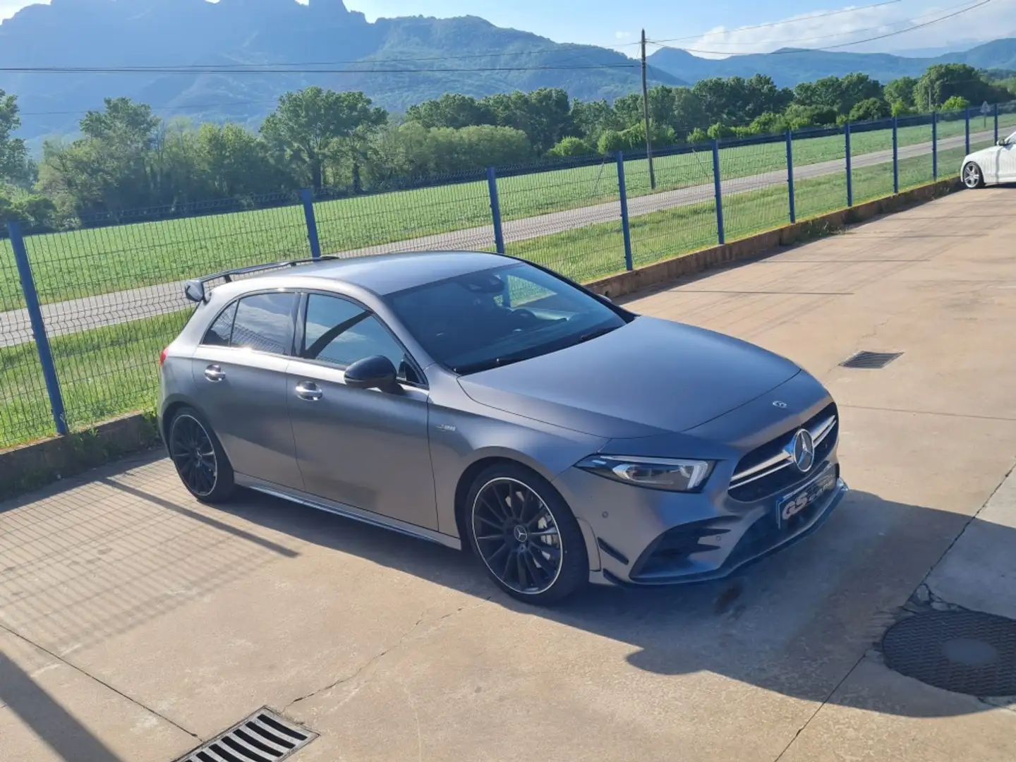 Mercedes-Benz A 35 AMG 4Matic+ 7G-DCT Gris - 2