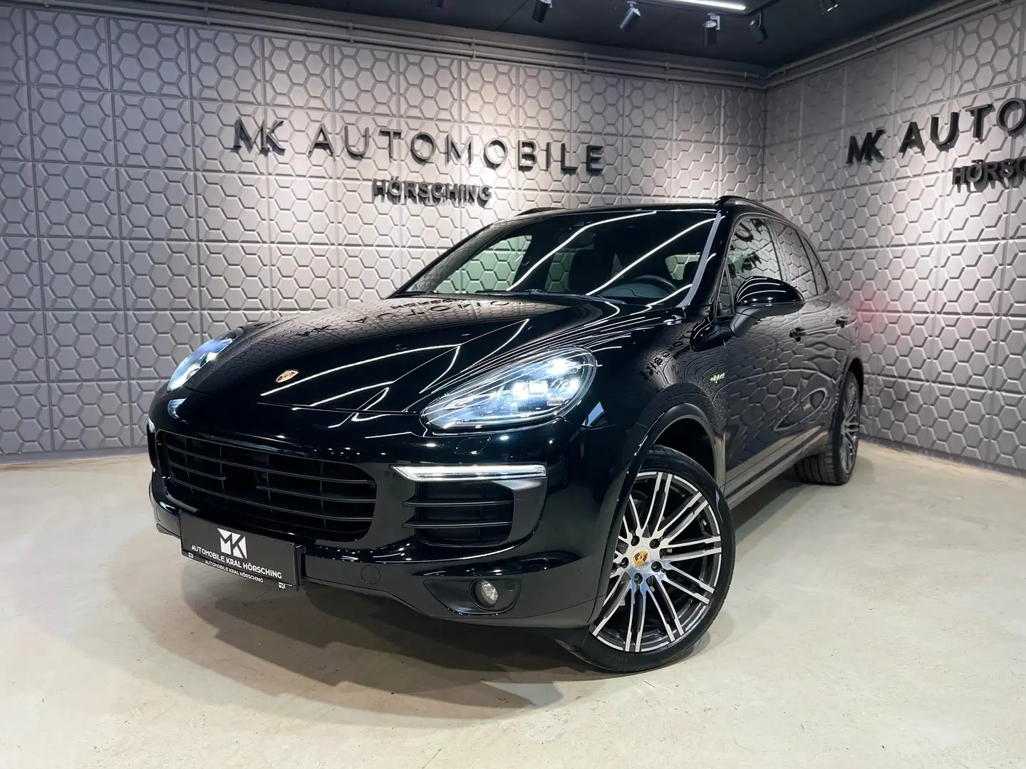 Porsche Cayenne S E-Hybrid Platinum Edition*RFK*SITZHEIZUNG*CHRONO Schwarz - 1