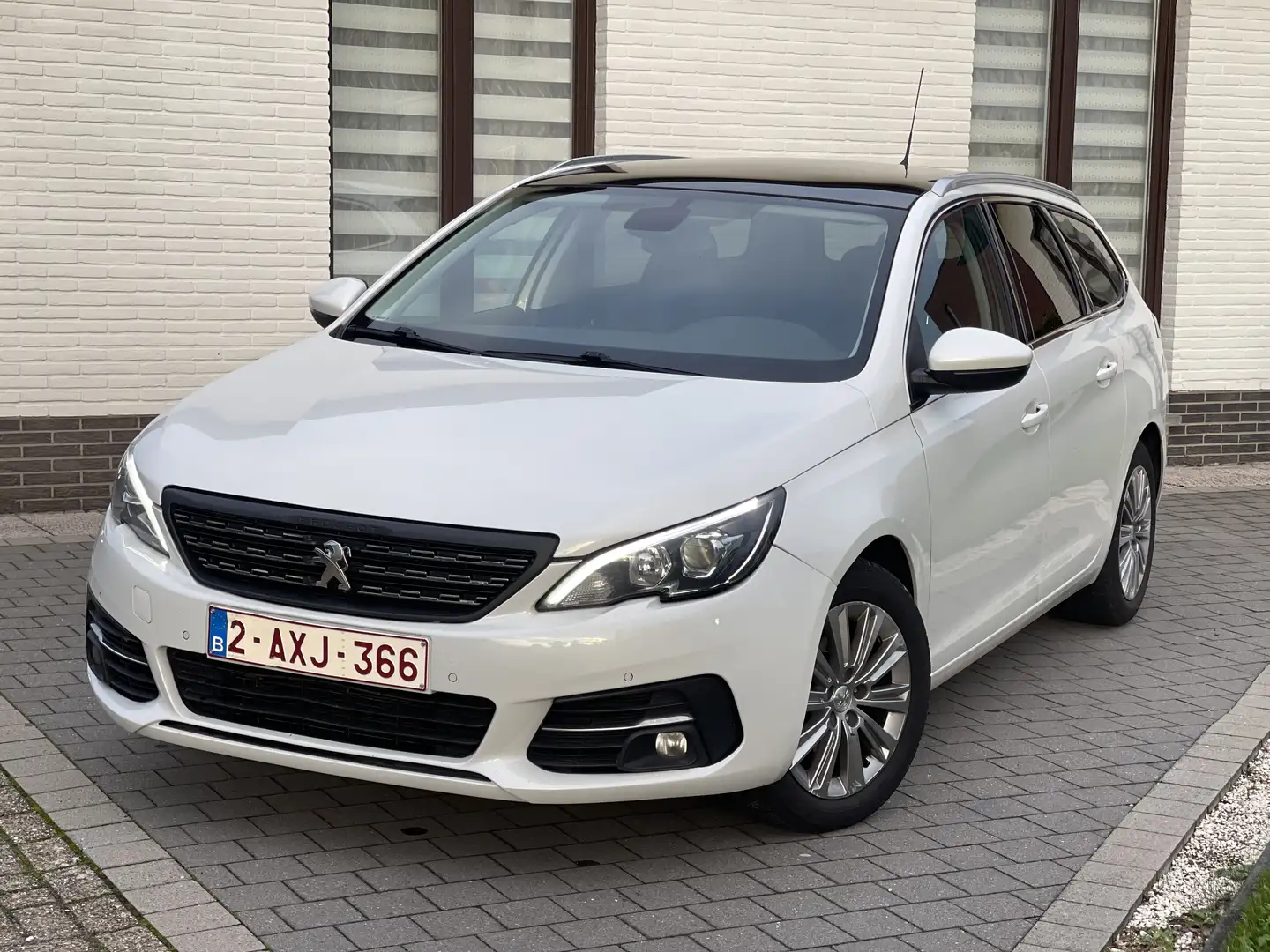 Peugeot 308 12/2017 - Euro6b - 198.000km - 1.6 diesel Blanc - 2
