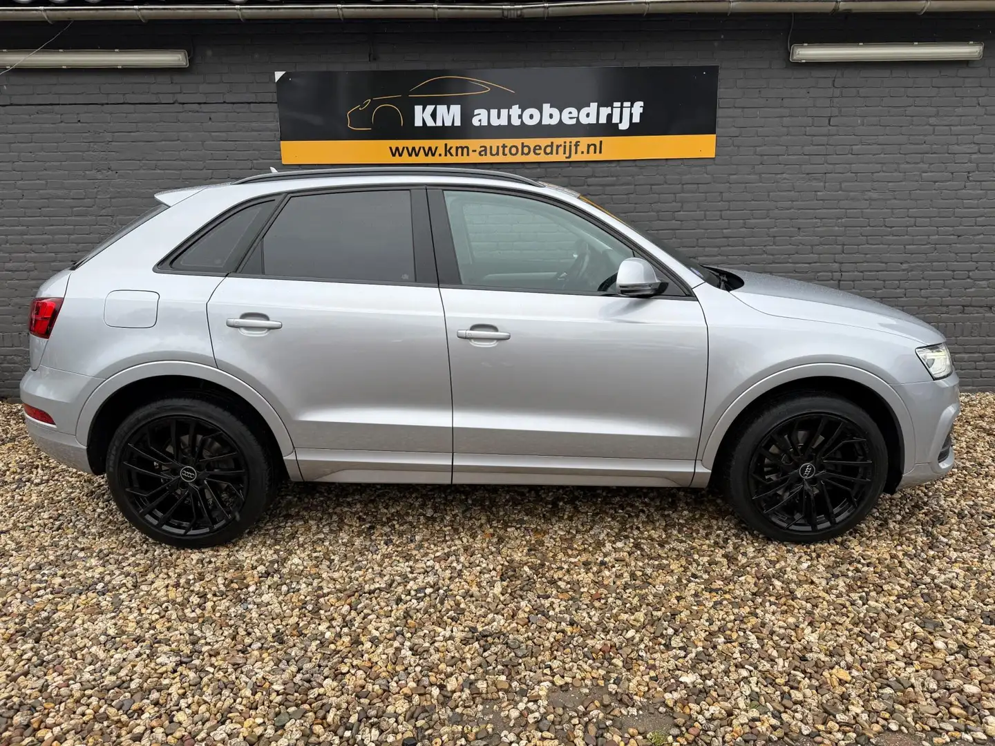 Audi Q3 2.0 TFSI quattro Design Pro Line Plus*Pano*Nav*PDC Gris - 2