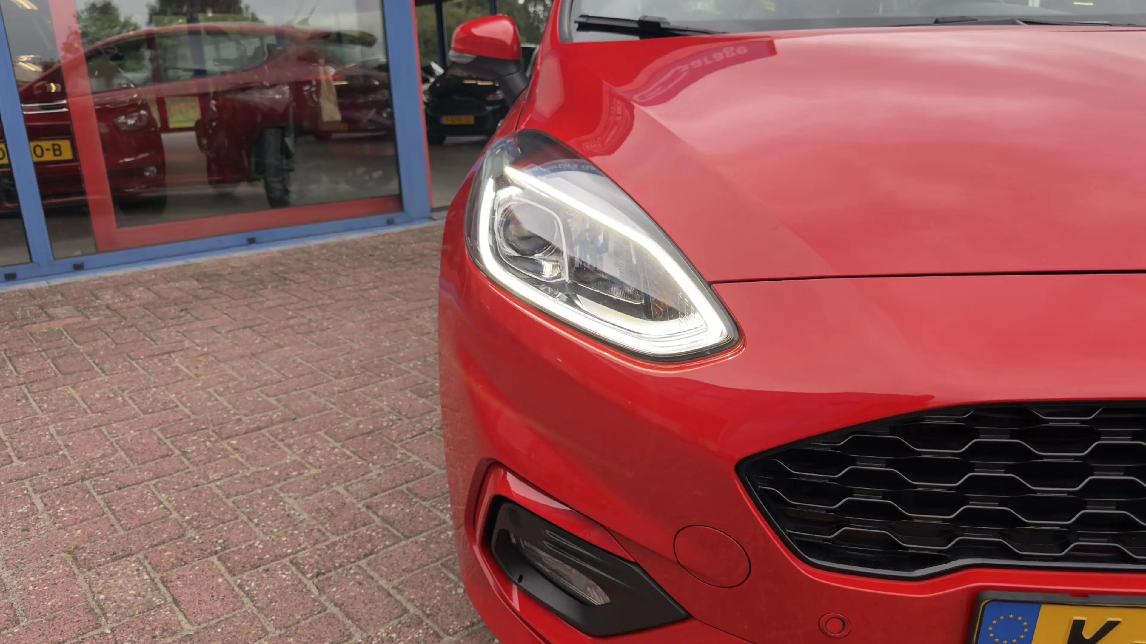 Ford Fiesta 1.0 EcoBoost Hybrid ST-Line X LMV - PDC - NAVI - C — photo 6