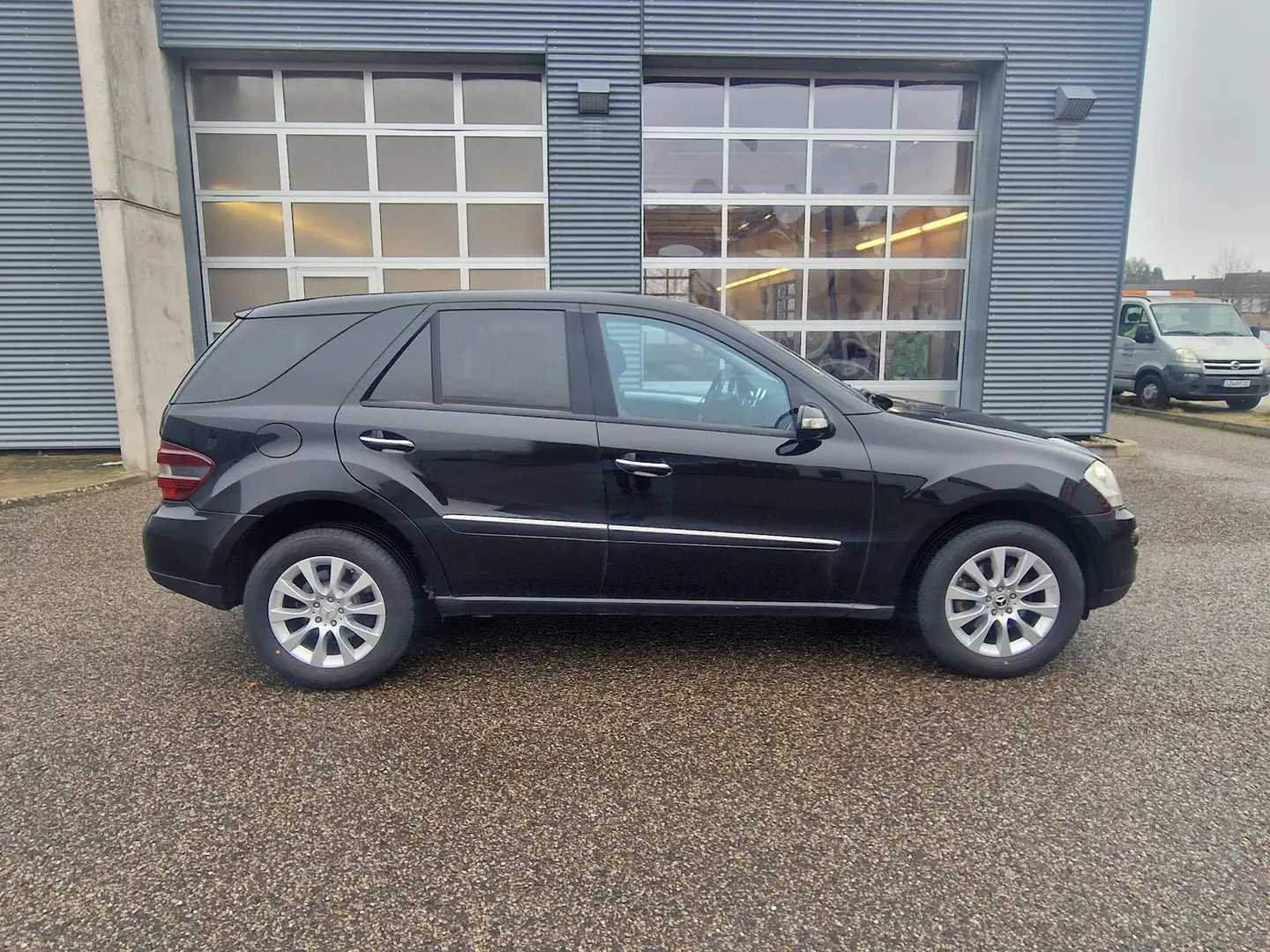 Mercedes-Benz ML 320 CDI Klimaauto NAVI Schiebedach XENON Schwarz - 2