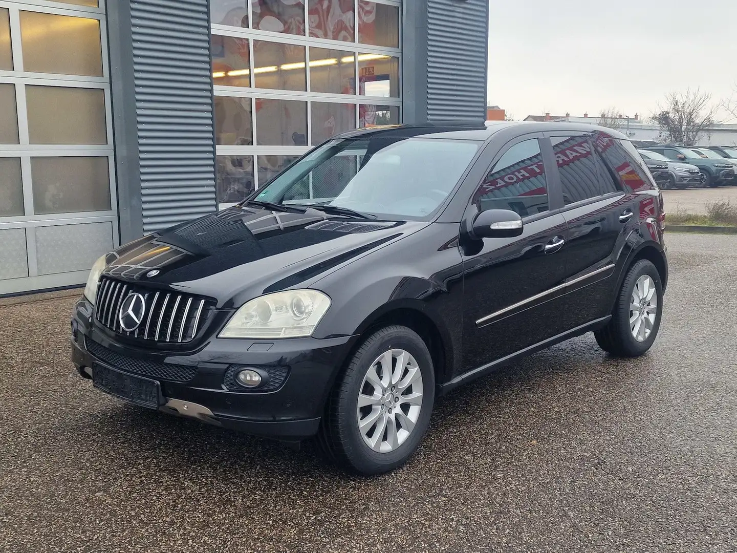 Mercedes-Benz ML 320 CDI Klimaauto NAVI Schiebedach XENON Schwarz - 1