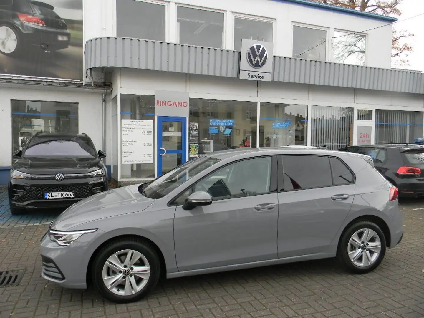 Volkswagen Golf VIII Lim. Life Grau - 1
