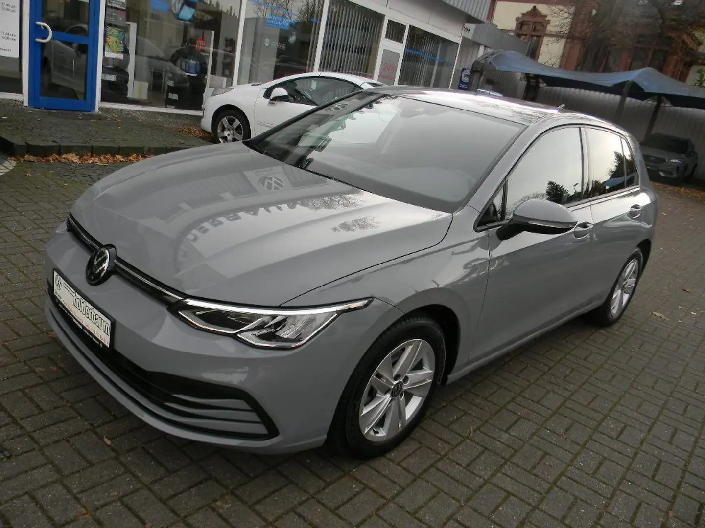 Volkswagen Golf VIII Lim. Life Grau - 2