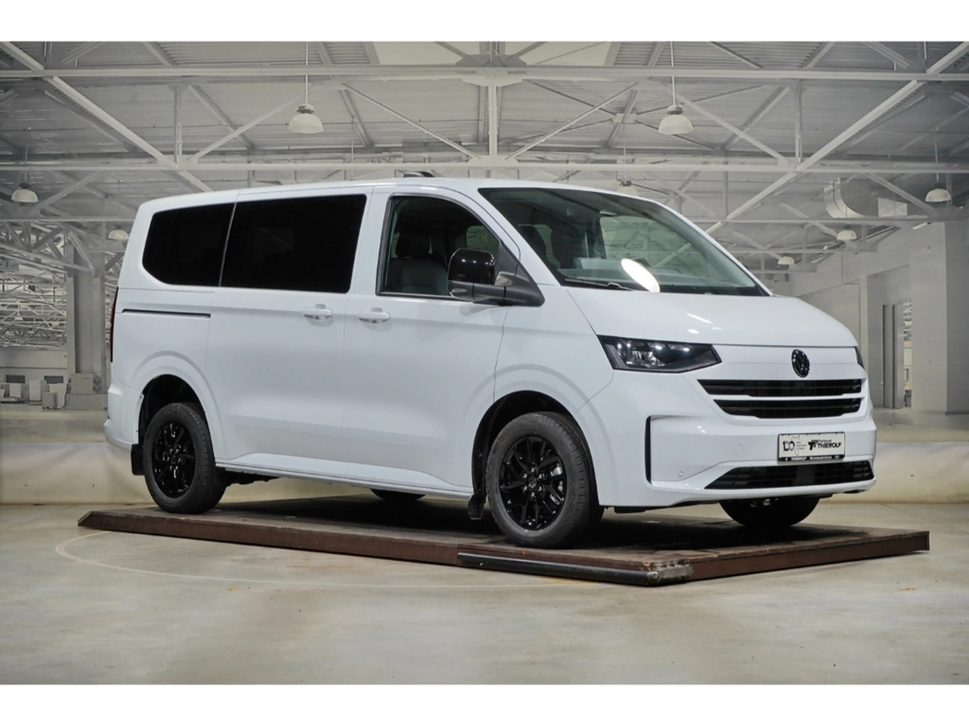 Volkswagen T7 Caravelle Life 2.0 TDI KR Connect Paket Panoram — photo 4