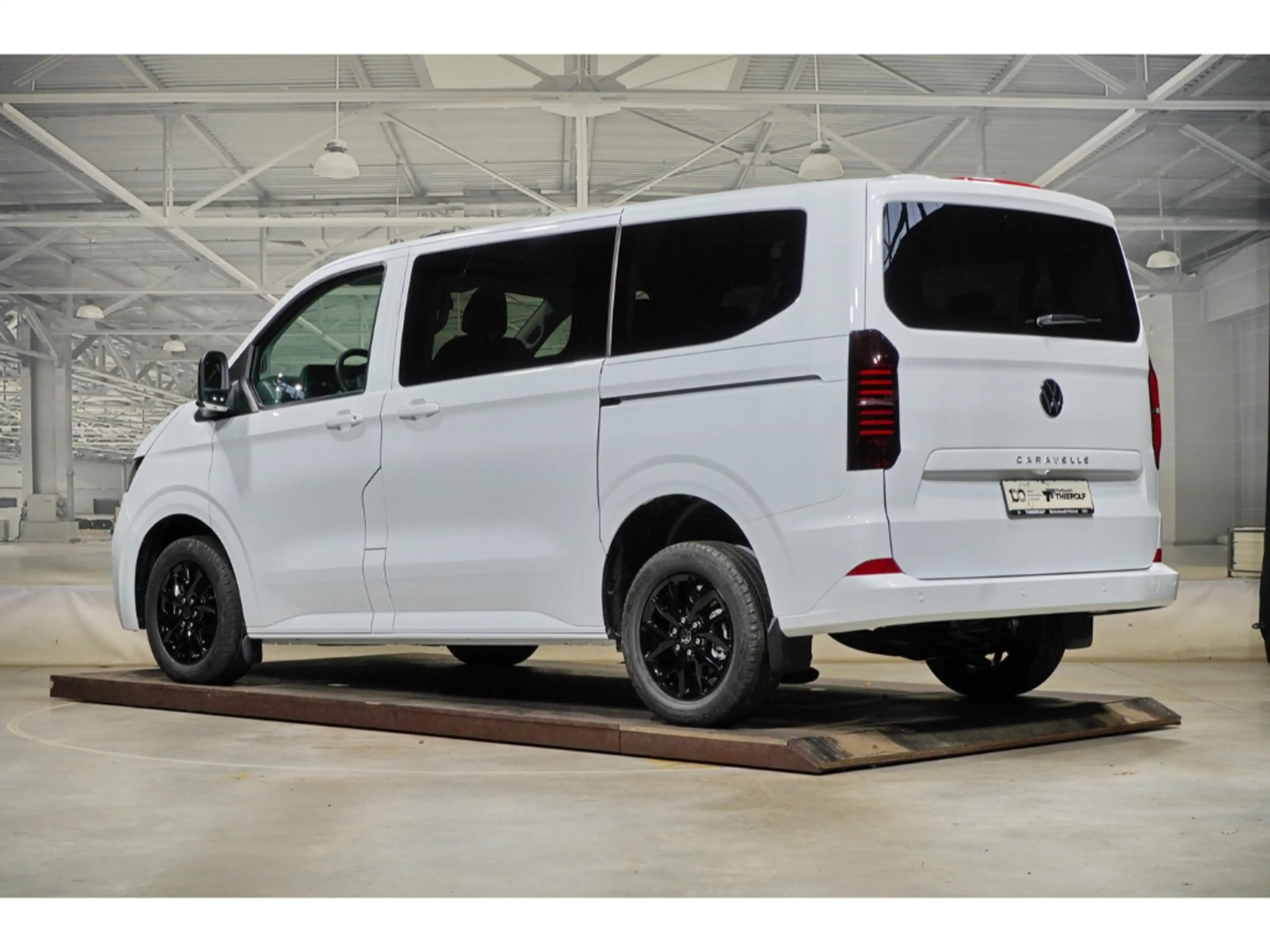 Volkswagen T7 Caravelle Life 2.0 TDI KR Connect Paket Panoram — photo 2