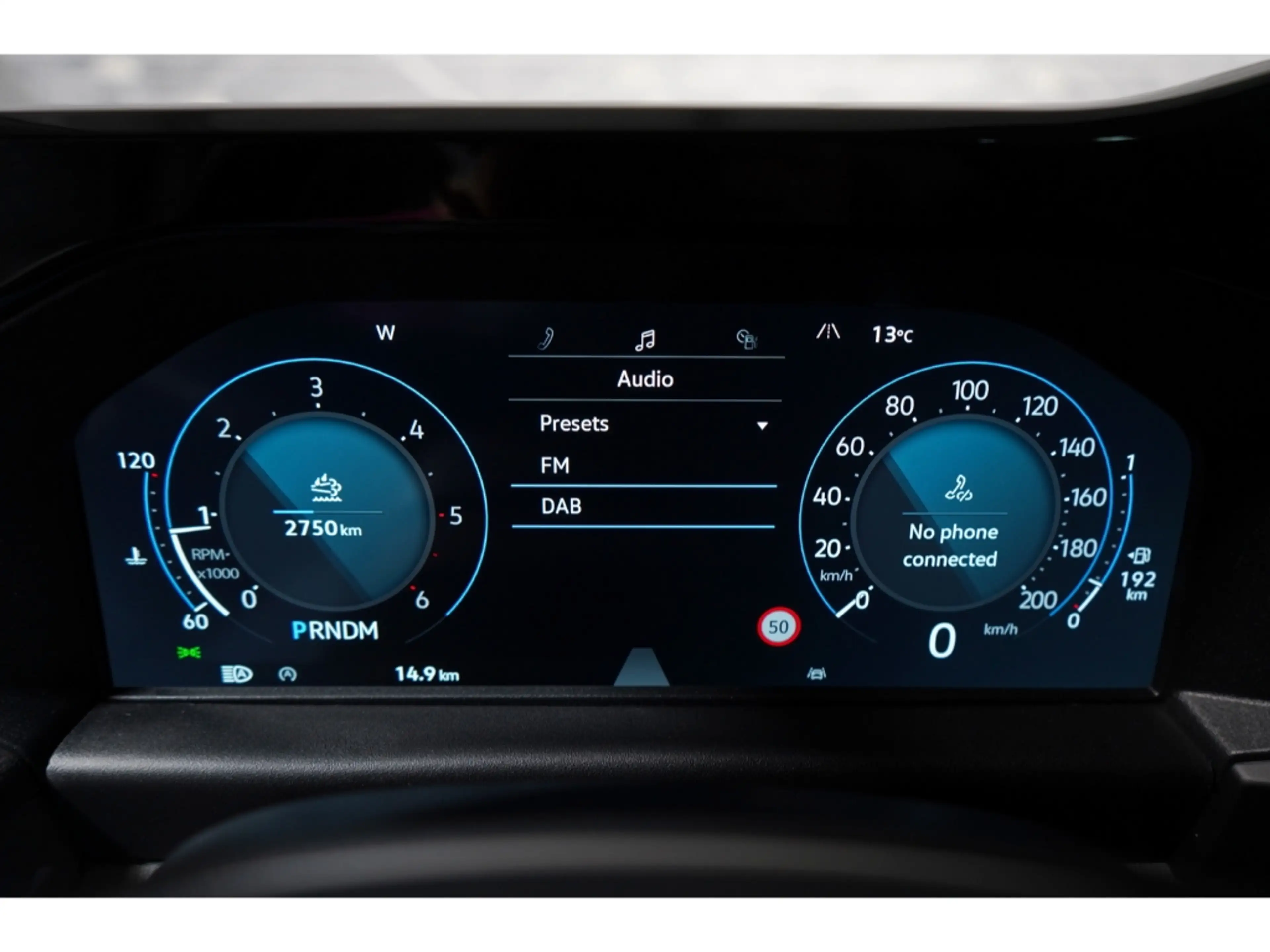 Volkswagen T7 Caravelle Life 2.0 TDI KR Connect Paket Panoram — photo 8