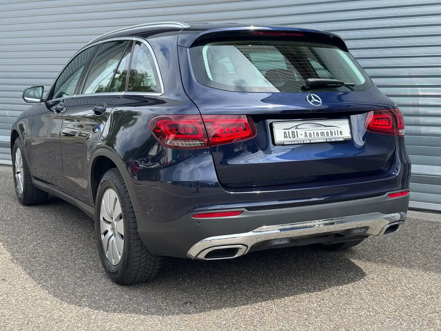 Mercedes-Benz GLC 220 d 4Matic Navi AHK Standheizung ** Blau - 2