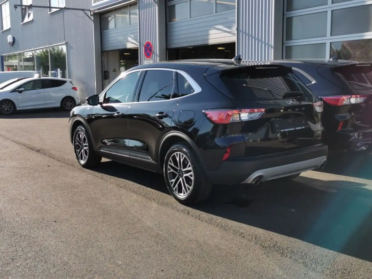 Ford Kuga 2.5 Duratec PHEV TITANIUM Schwarz - 2