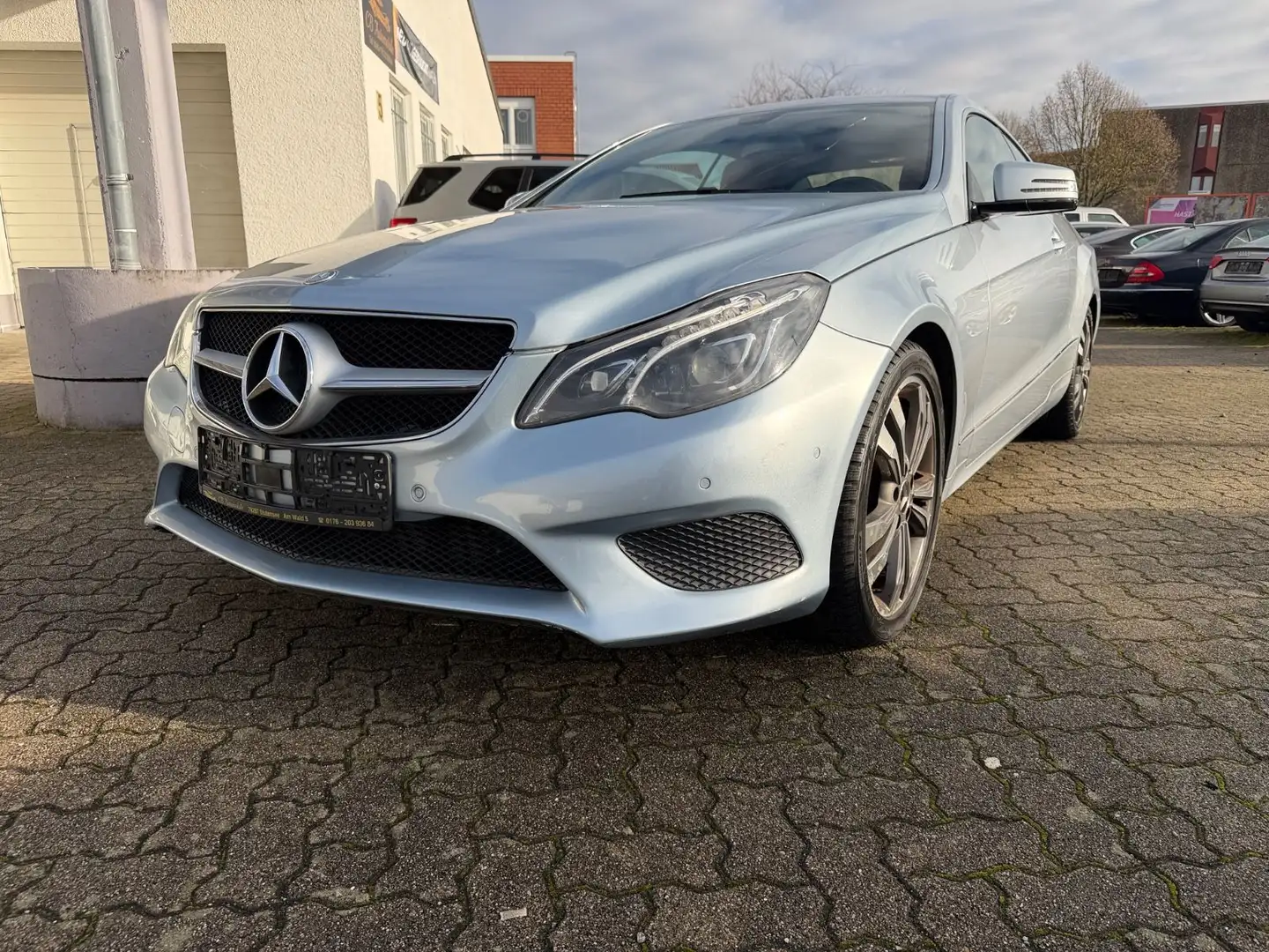 Mercedes-Benz E 220 E Coupe E 220 CDI BlueEfficiency Grau - 2