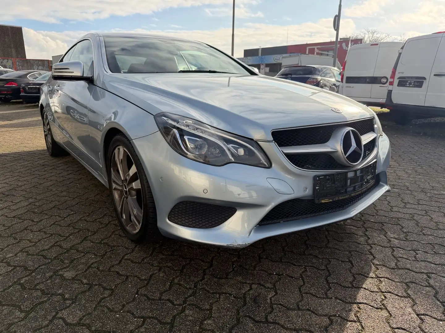 Mercedes-Benz E 220 E Coupe E 220 CDI BlueEfficiency Grau - 1