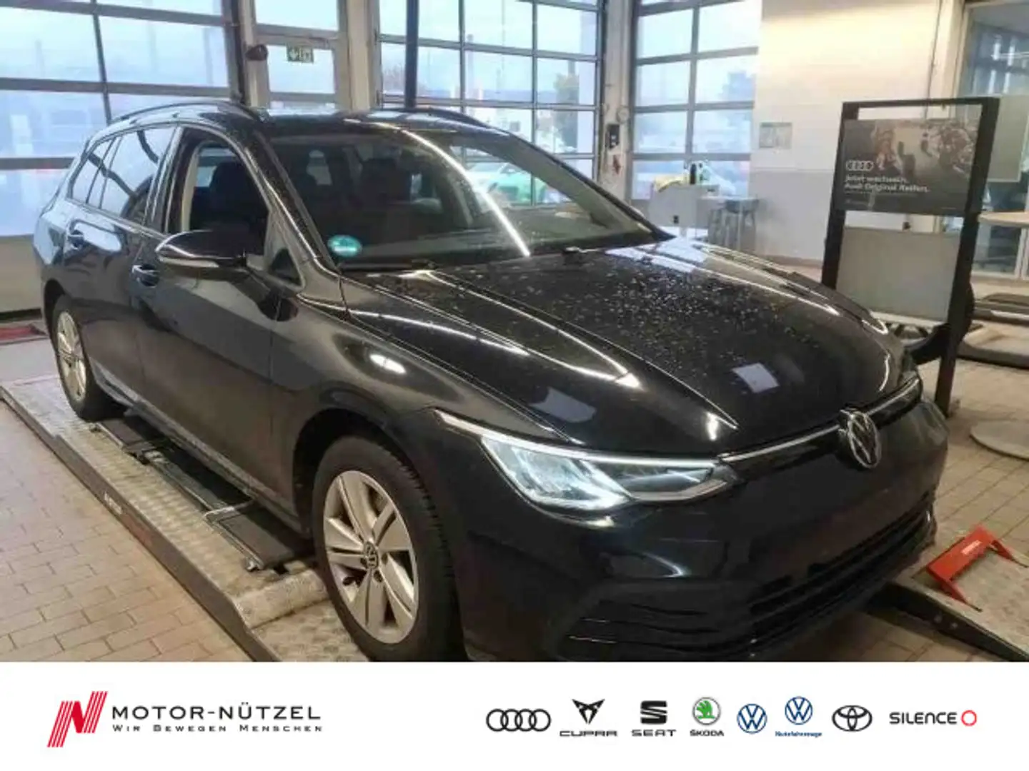 Volkswagen Golf Variant Golf VIII Variant 2.0 TDI DSG LIFE 5JG+NAVI+AHK Schwarz - 1