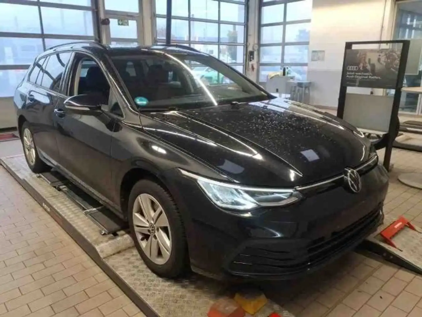 Volkswagen Golf Variant Golf VIII Variant 2.0 TDI DSG LIFE 5JG+NAVI+AHK Schwarz - 2