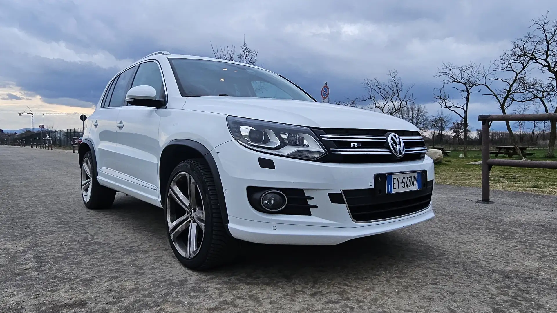Volkswagen Tiguan 2.0 tdi R-Line BM 4motion dsg - 1