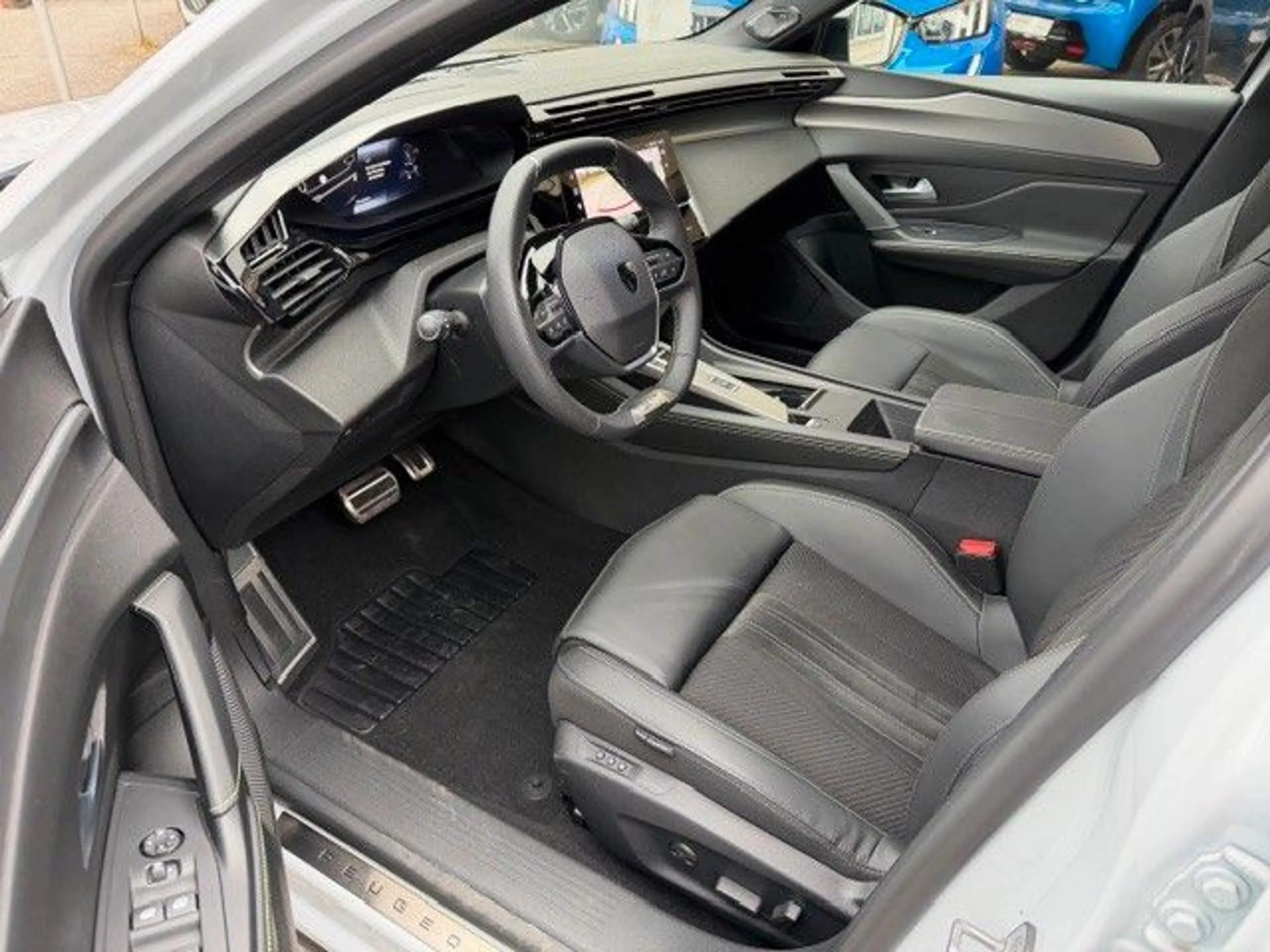 Peugeot 408 PureTech 130 EAT8 GT, AHK, FOCAL,360°K.,1.Hd — photo 12