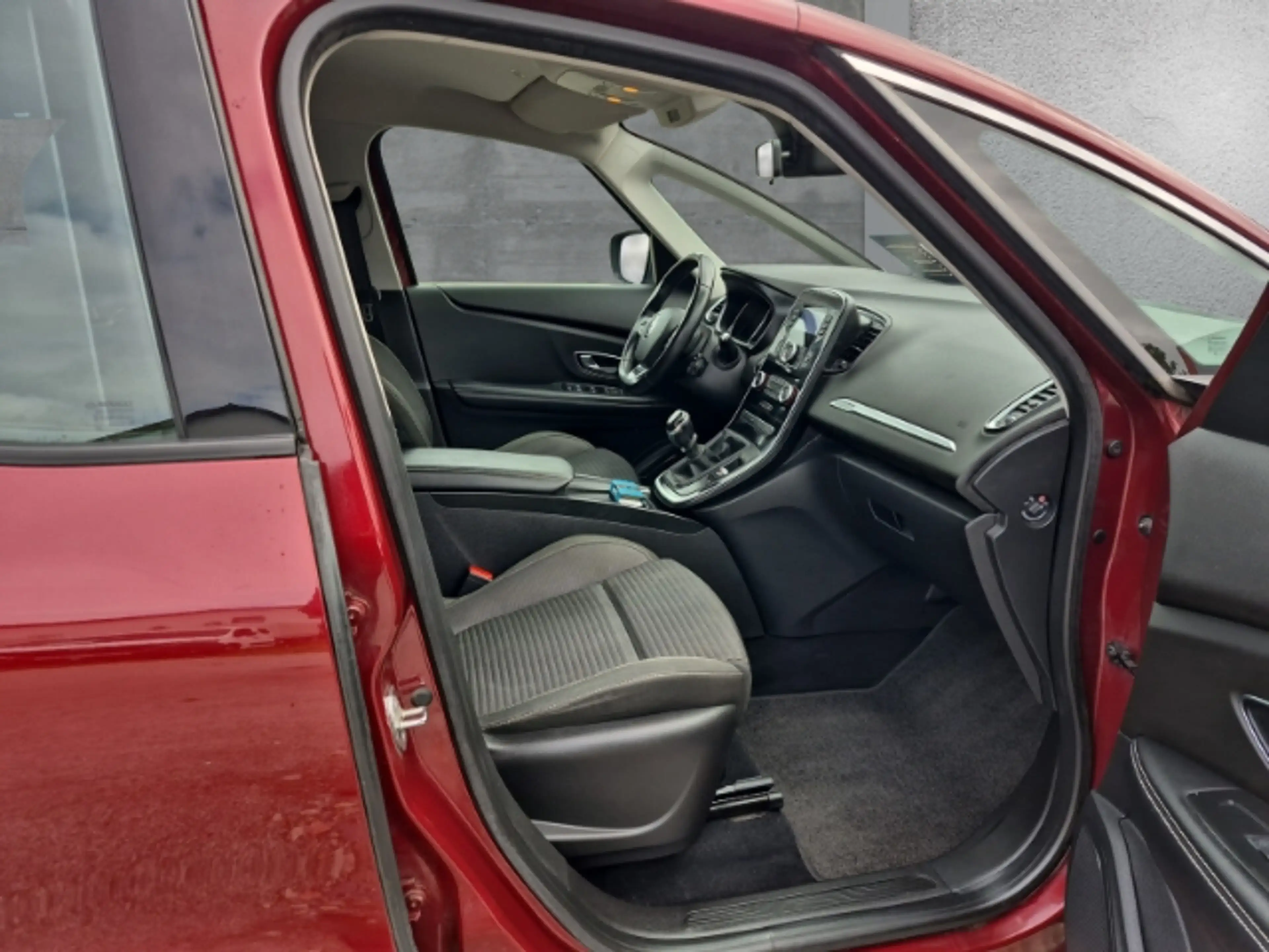 Renault Scenic IV Experience 1.2 TCe 115 Energy — photo 13