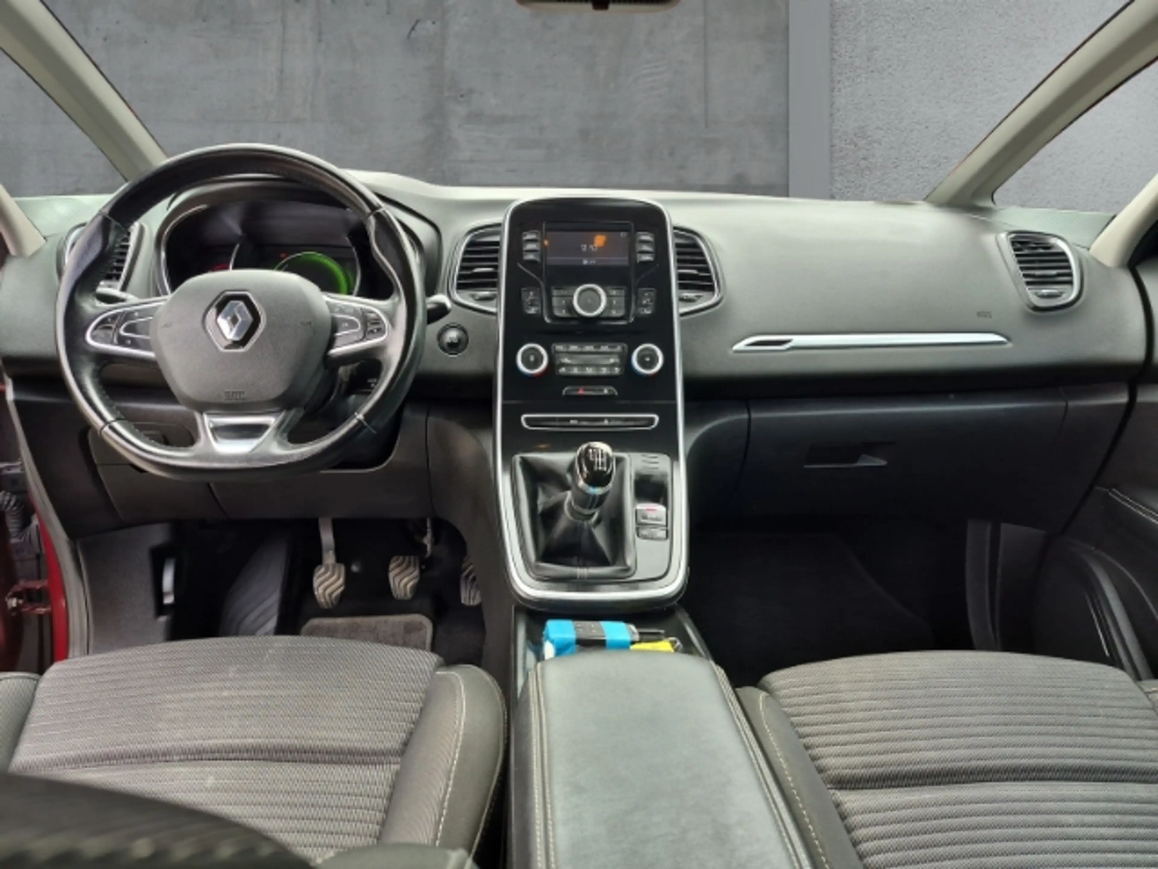 Renault Scenic IV Experience 1.2 TCe 115 Energy — photo 10