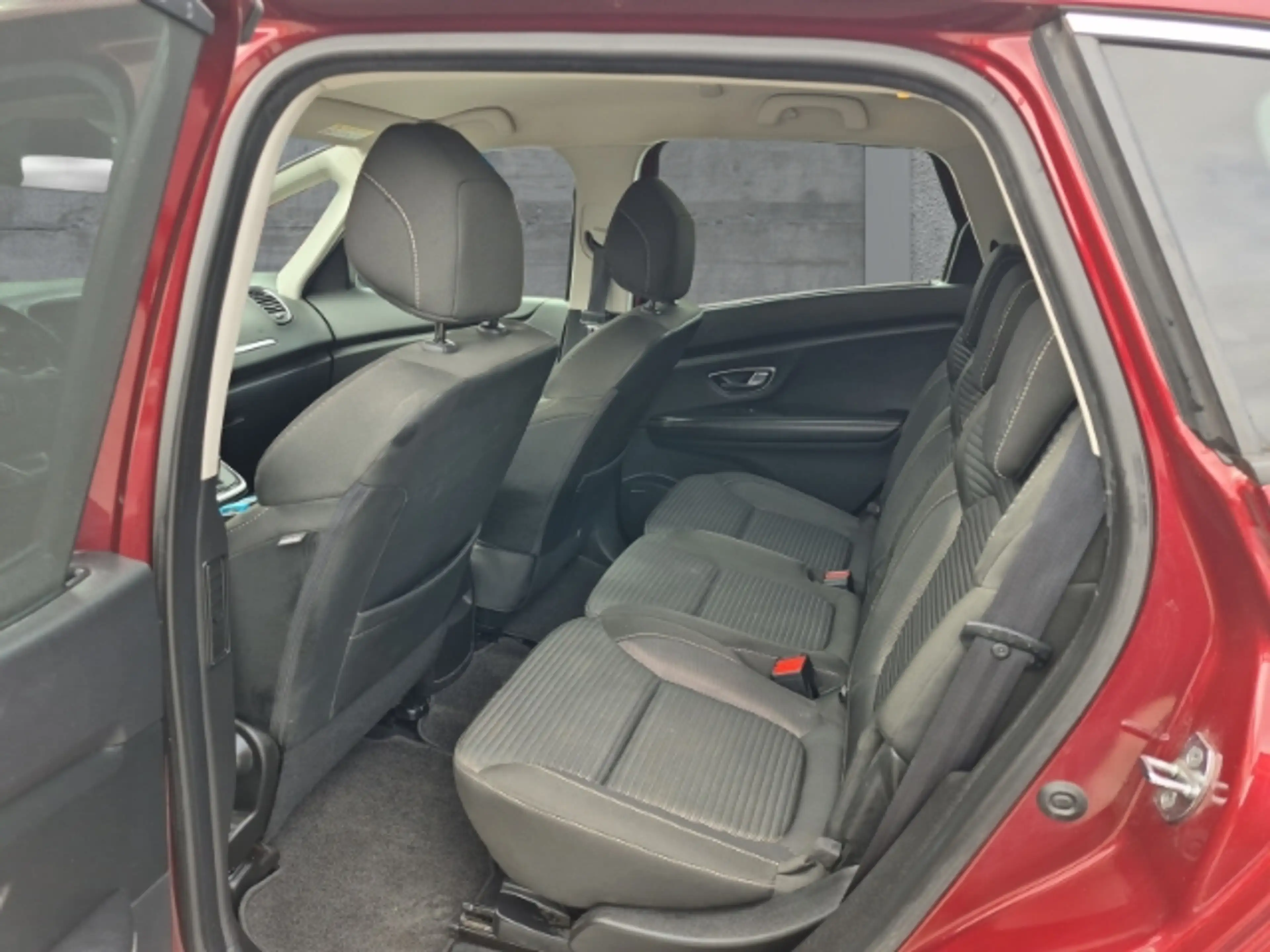 Renault Scenic IV Experience 1.2 TCe 115 Energy — photo 9