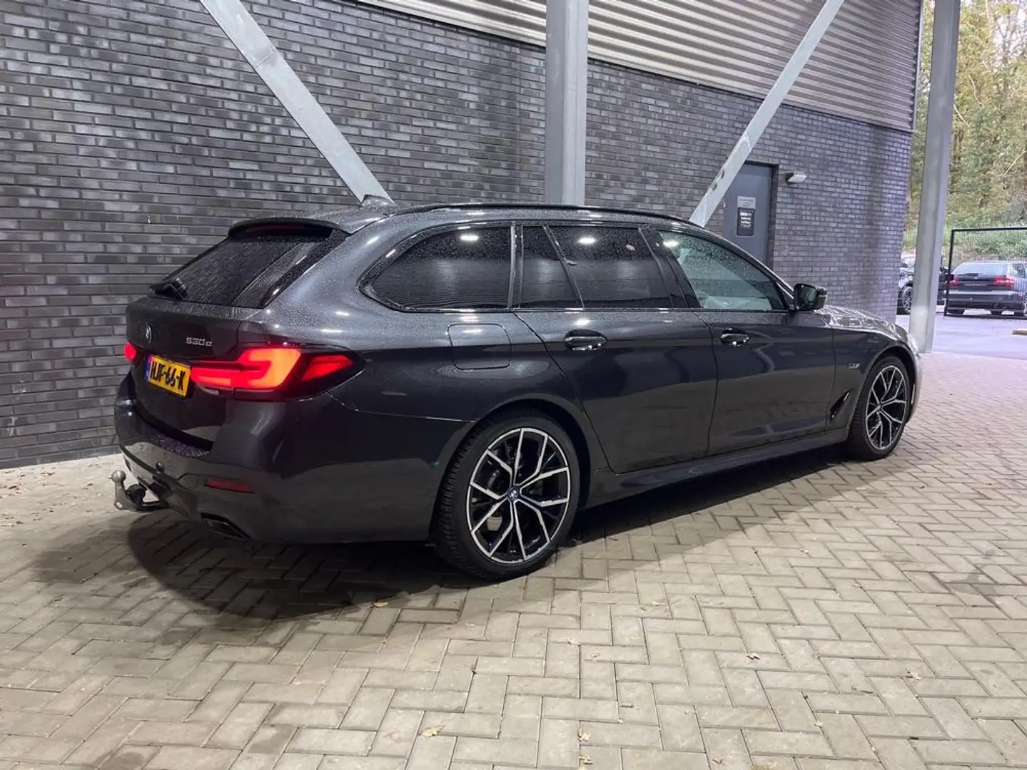 BMW 530 5-serie Touring 530e Business Edition Plus | M-Spo Grigio - 2