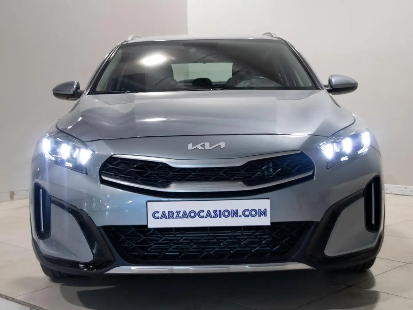 Kia XCeed 1.5 T-GDi MHEV iMT Drive Plateado - 2