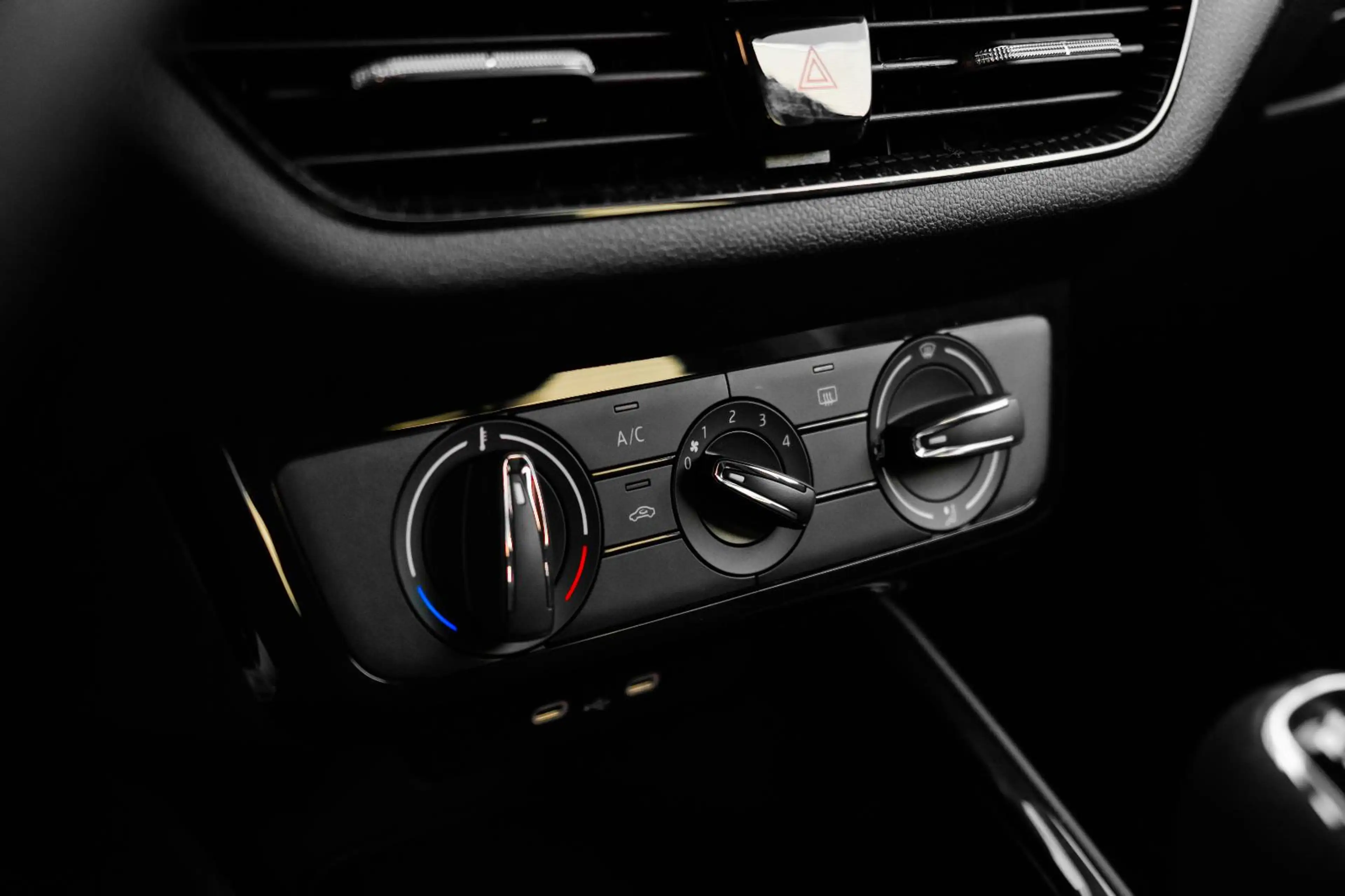 Skoda Fabia 1.0 TSI Selection l Airco l DAB l Apple Car Play / — photo 12