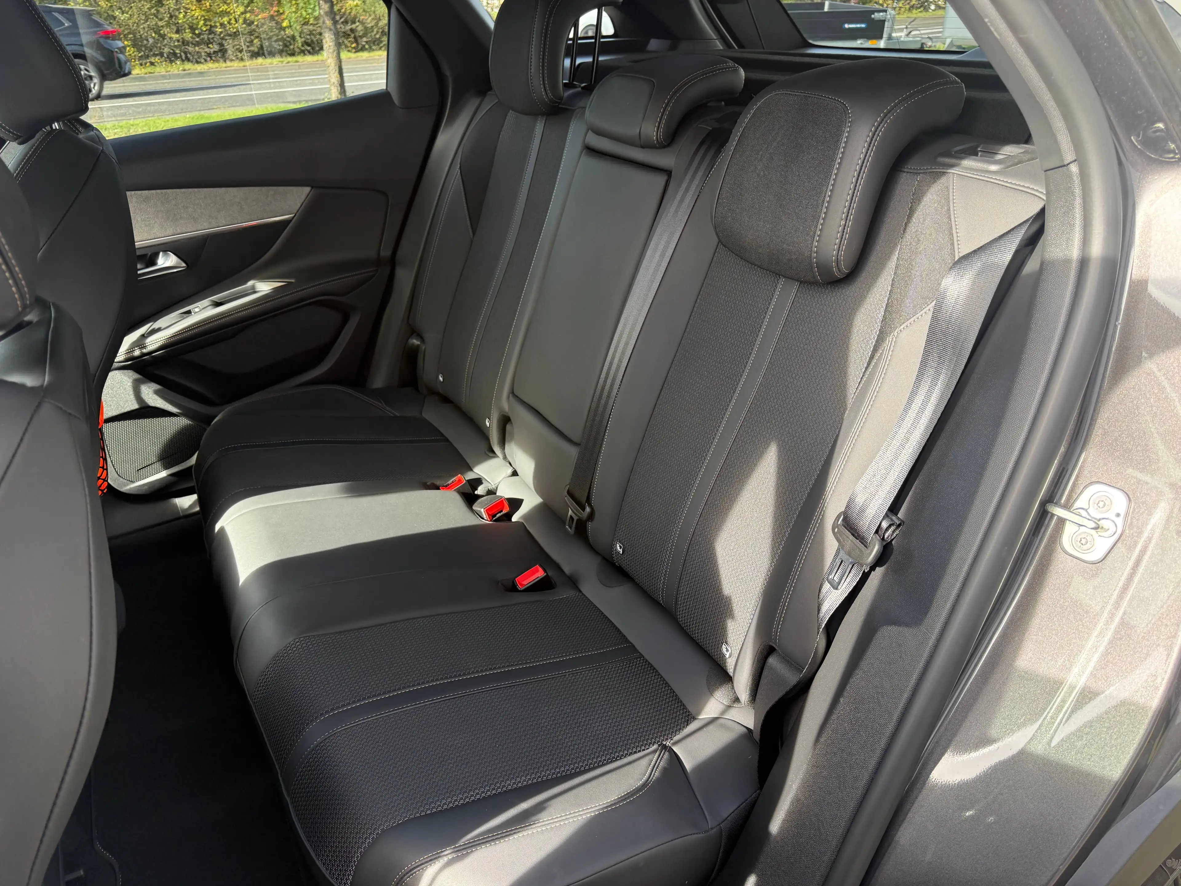 Peugeot 3008 GT BlueHDi 130 EAT8 — photo 7
