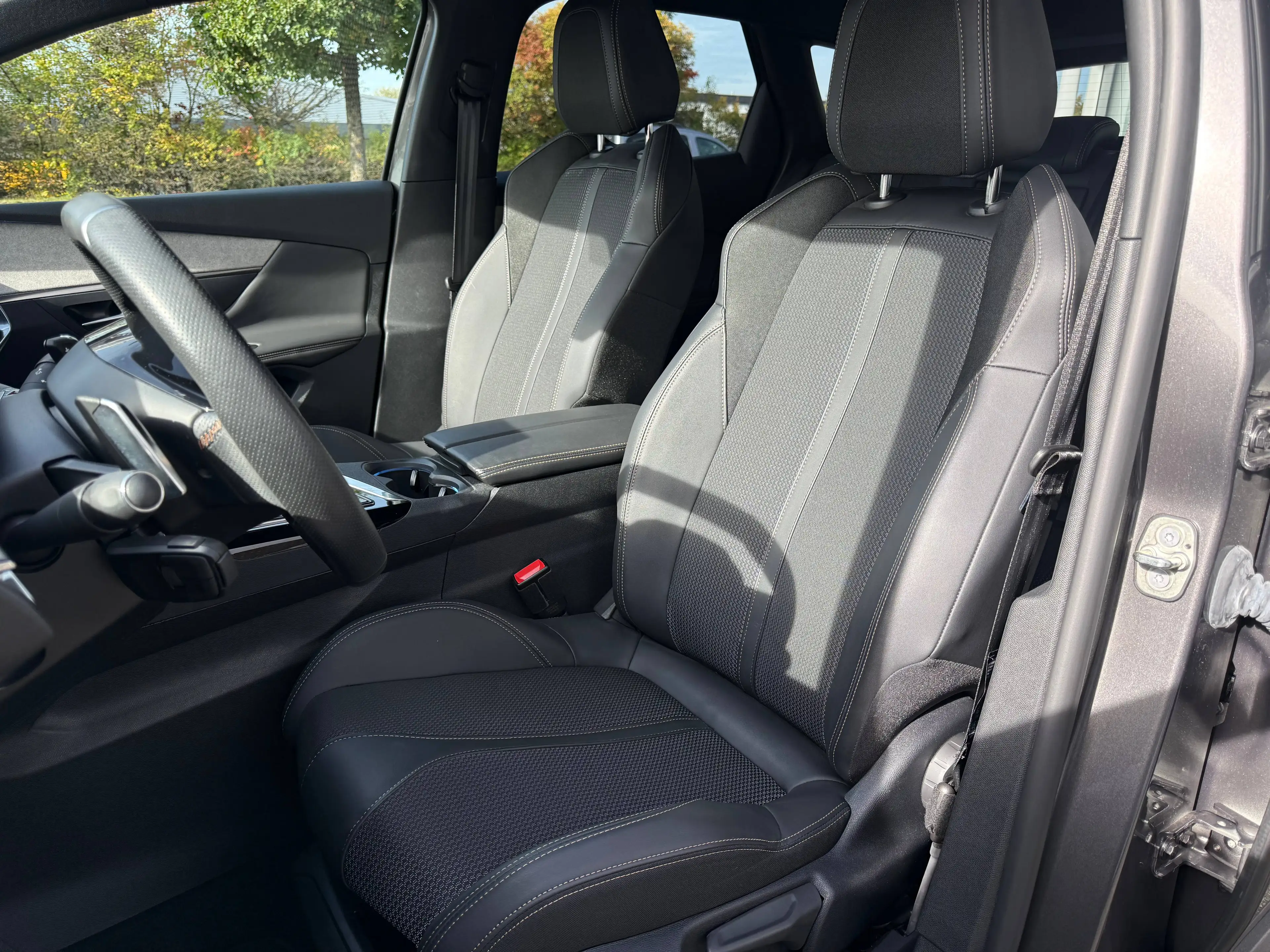 Peugeot 3008 GT BlueHDi 130 EAT8 — photo 6