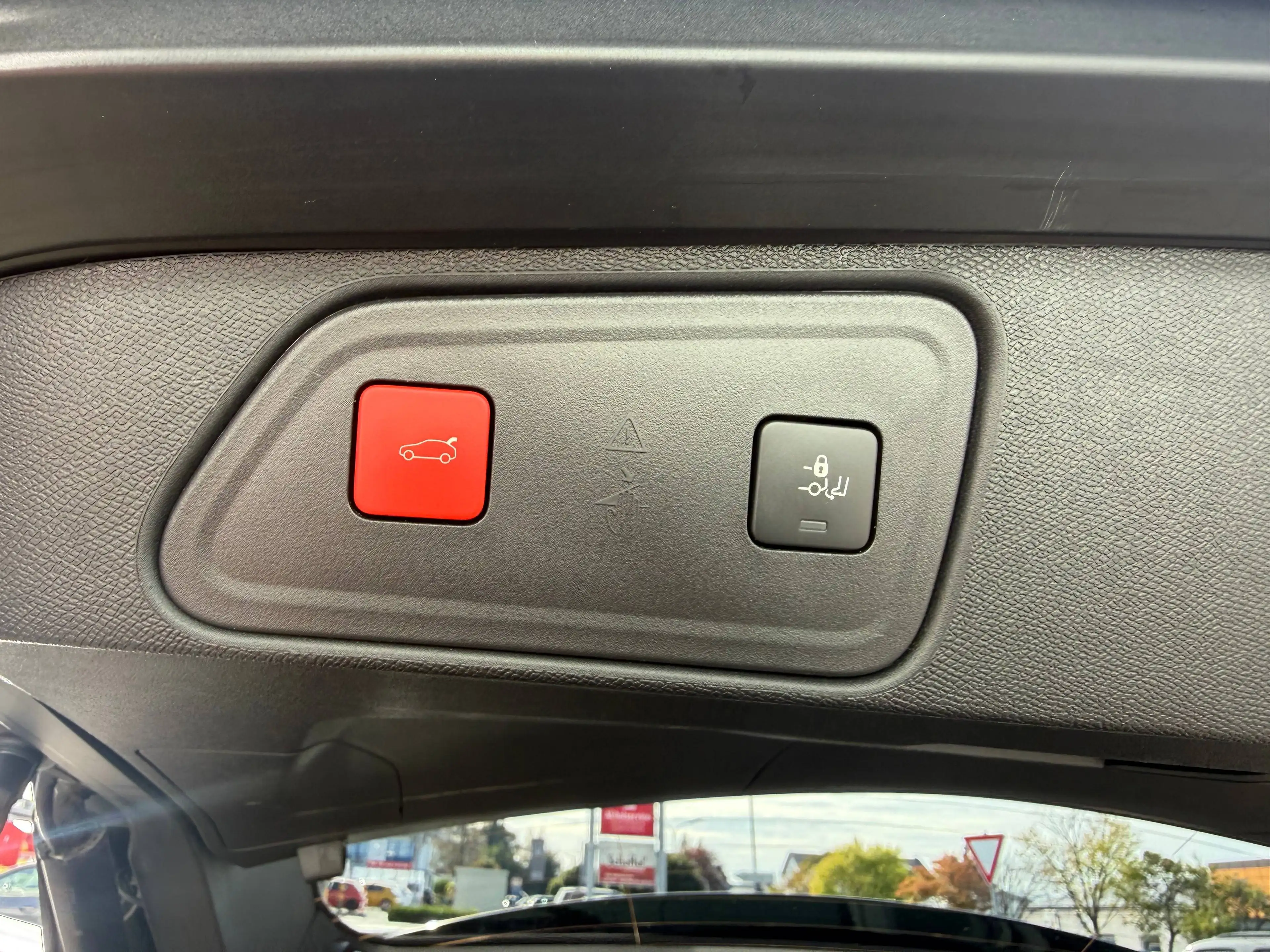Peugeot 3008 GT BlueHDi 130 EAT8 — photo 15