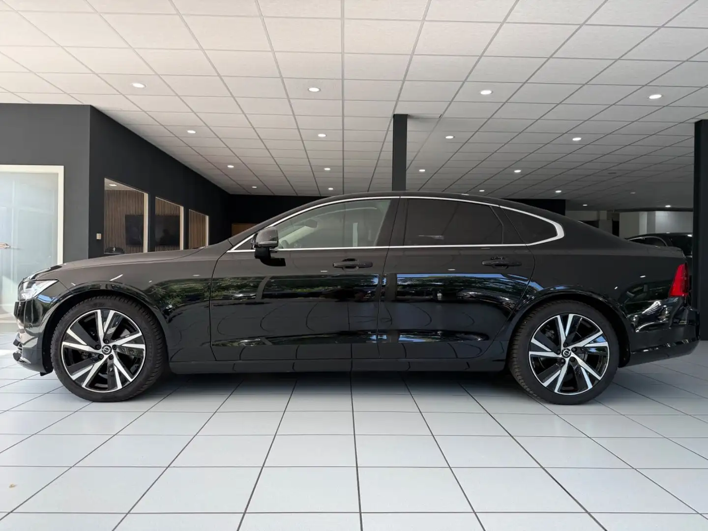Volvo S90 Inscription AUT. *LED*CAR-PLAY*360°*HEAD-UP* Zwart - 2