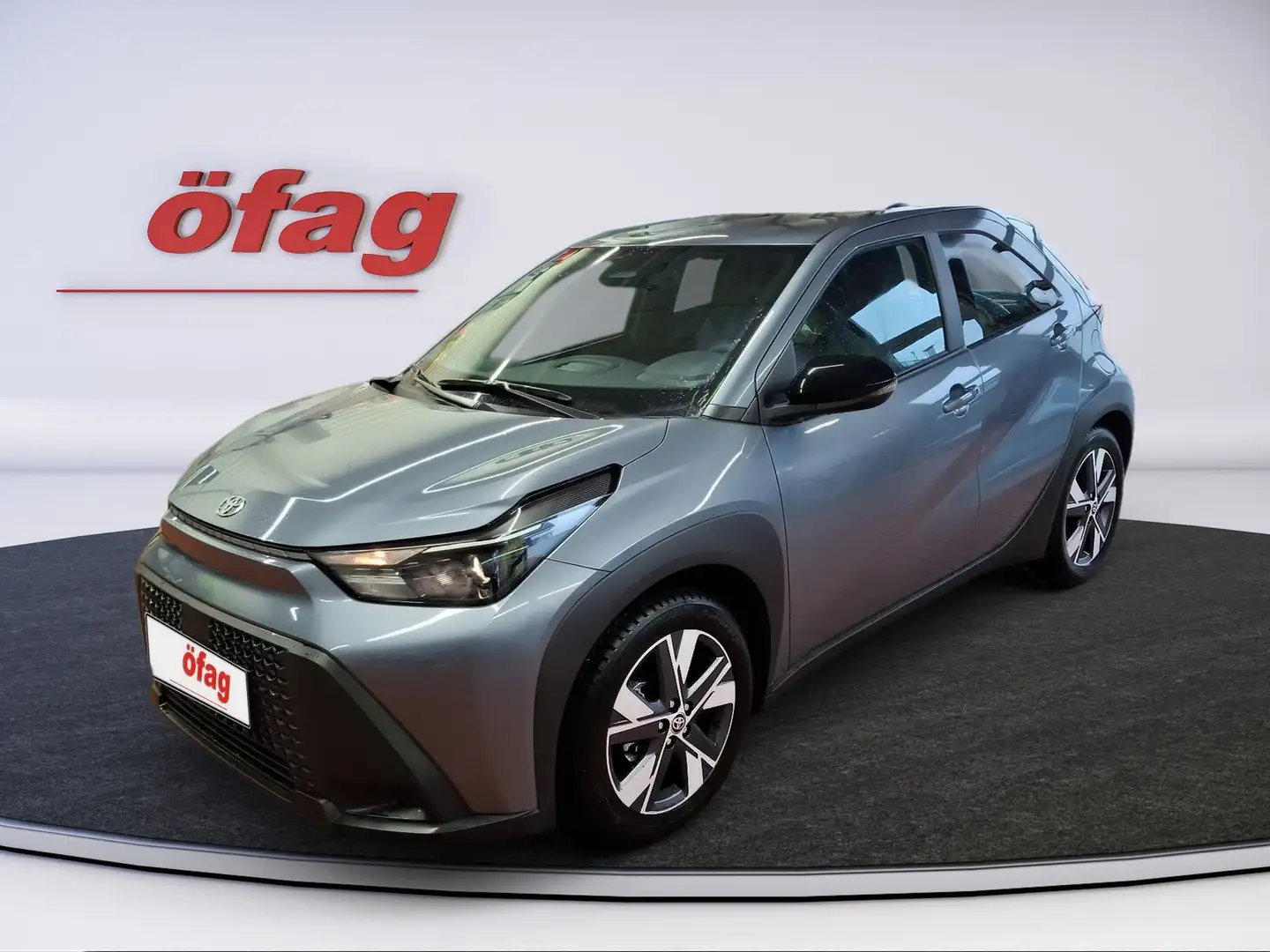 Toyota Aygo X 1.5 Hybrid Active CVT Grau - 2
