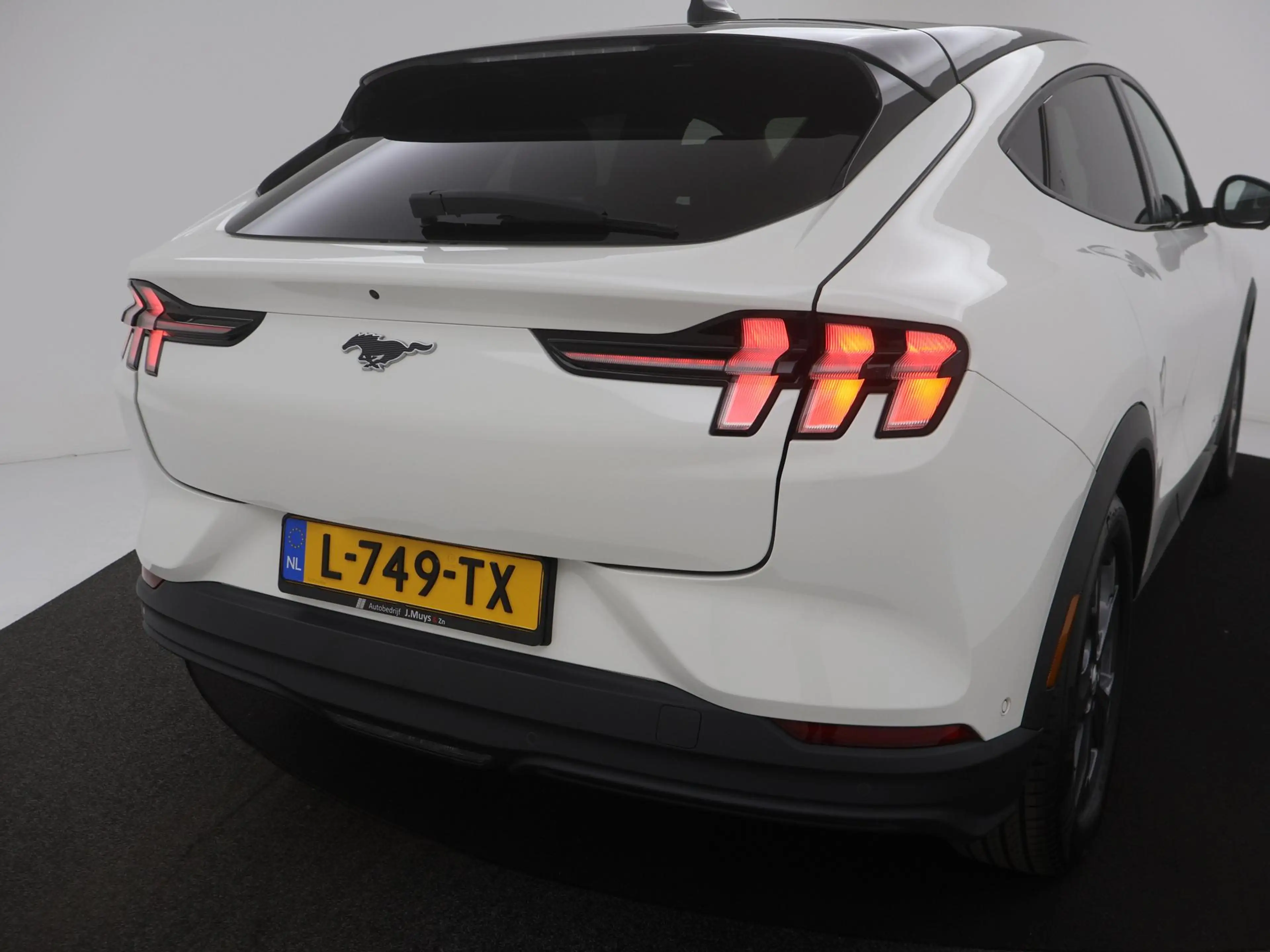 Ford Mustang Mach-E RWD 75 kWh PANODAK|SOH94%|MEMORYSTOEL|LEER|BLIS|EL — photo 46