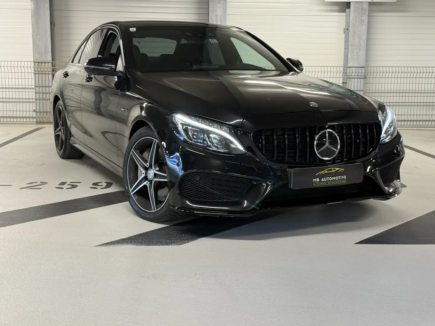 Mercedes-Benz C 450 C43 AMG 4MATIC Schwarz - 2
