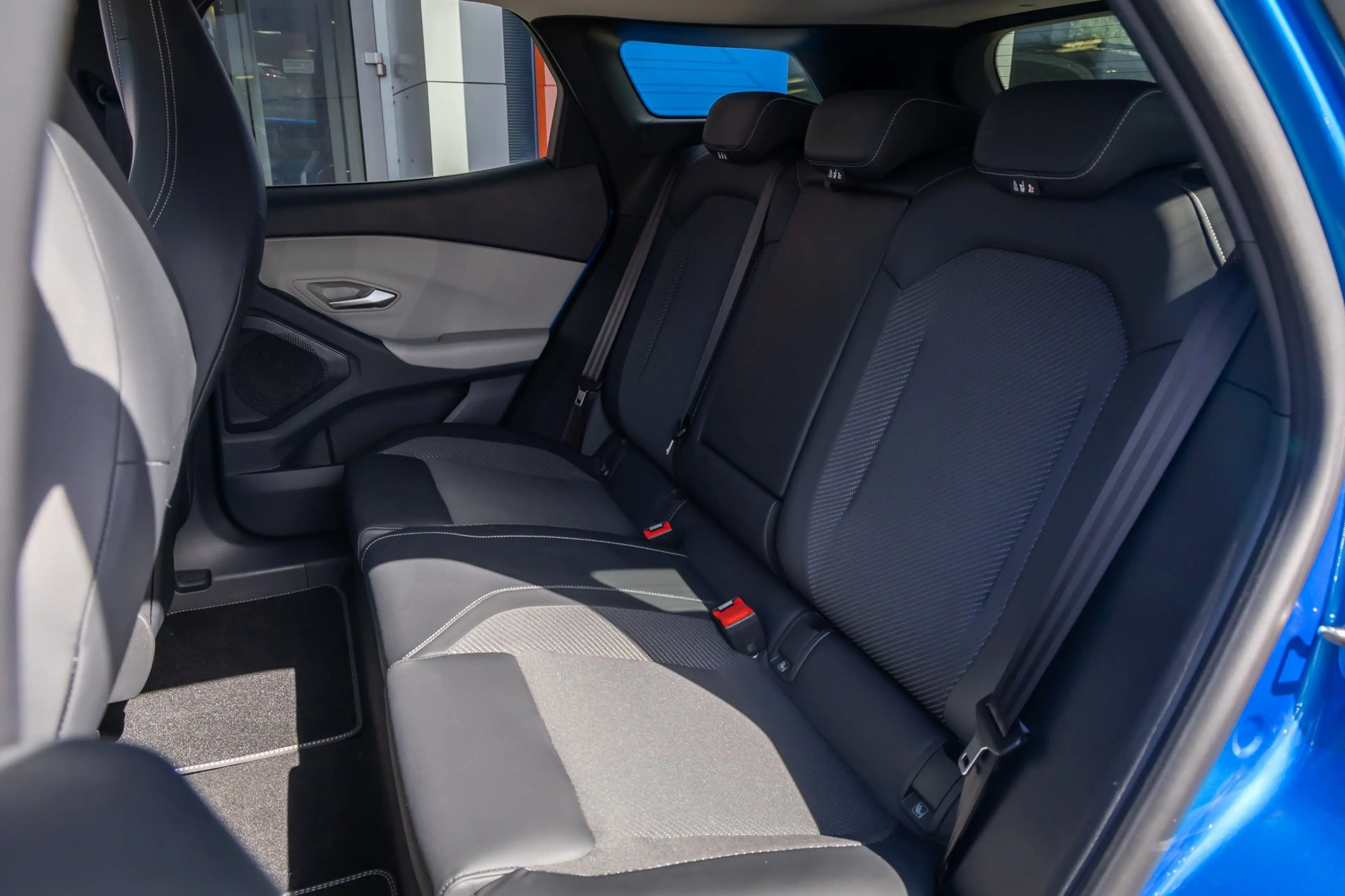 Ford Explorer Premium Extended Range AWD 77 kWh | Head-up displa — photo 23
