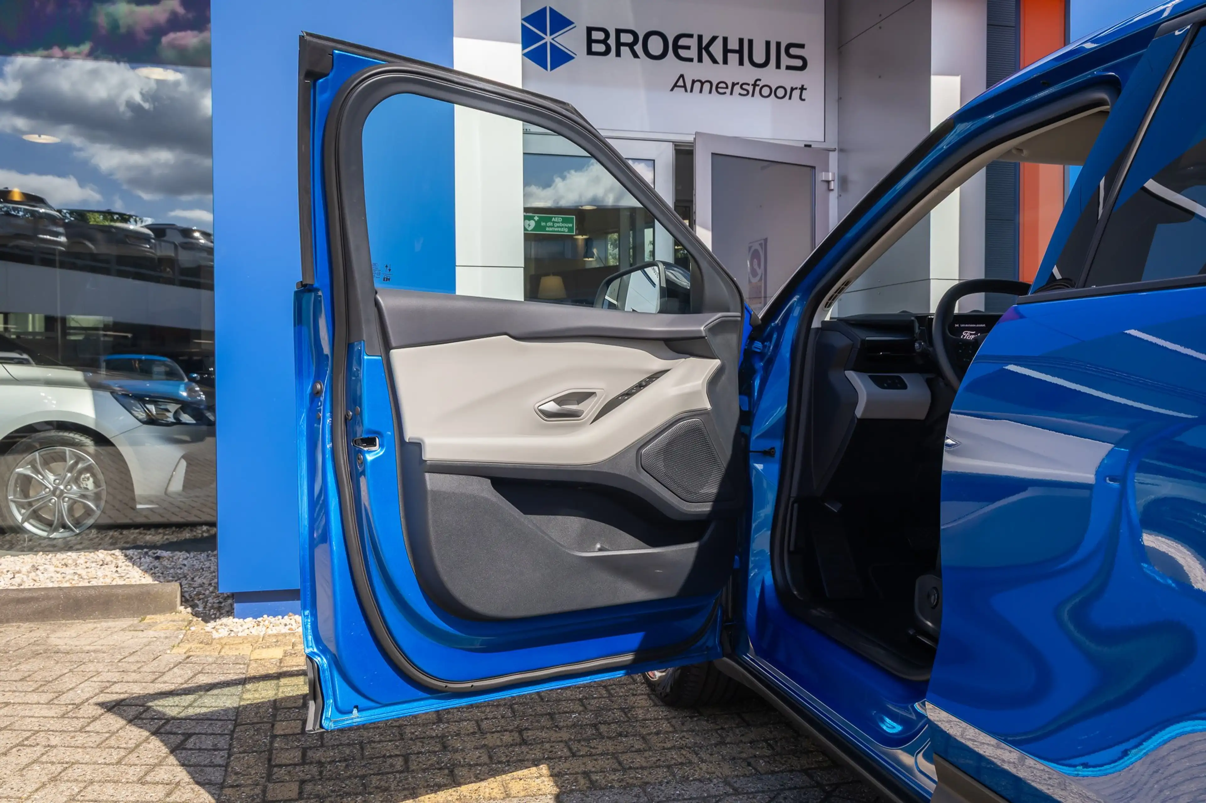 Ford Explorer Premium Extended Range AWD 77 kWh | Head-up displa — photo 17