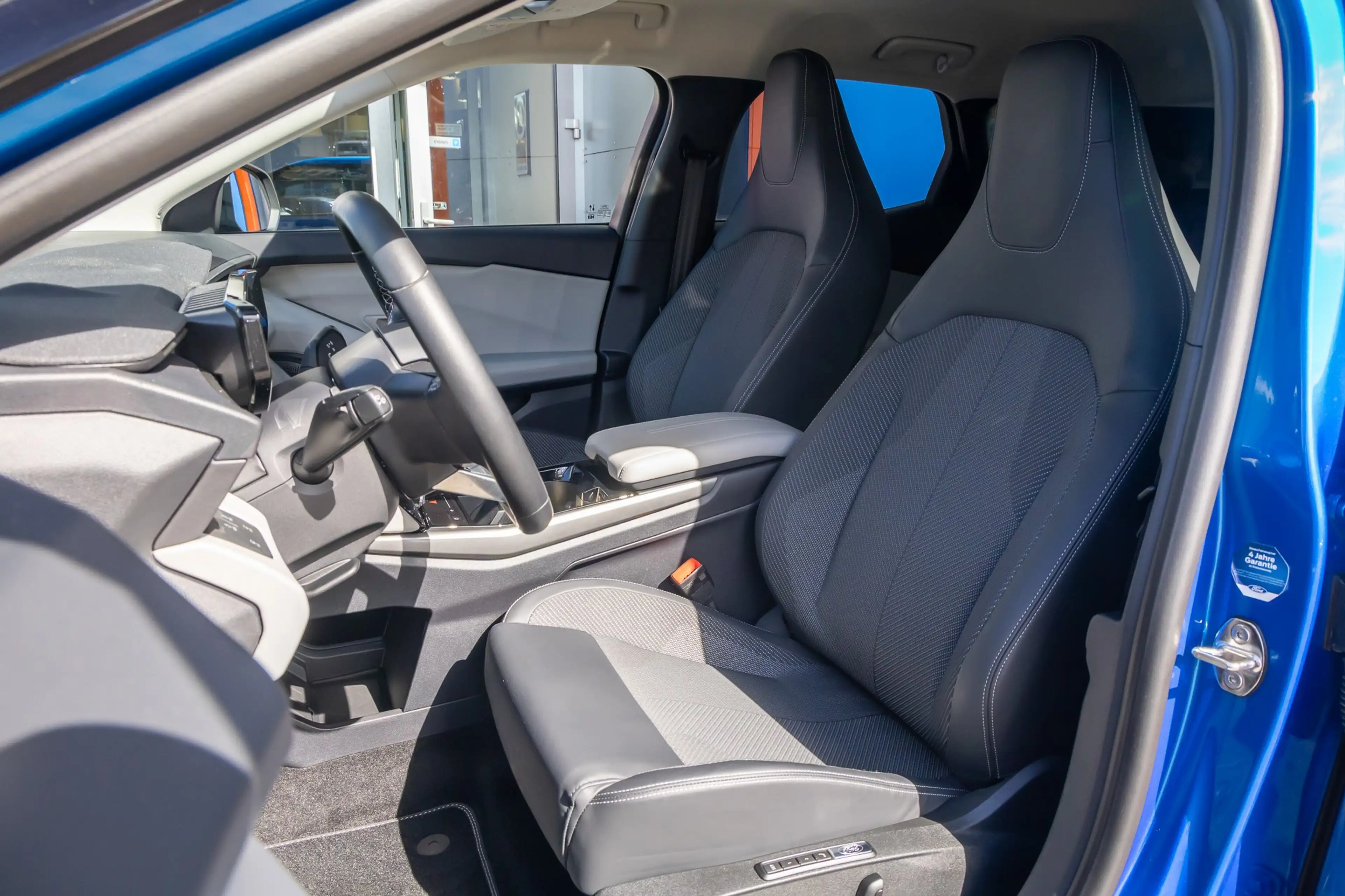 Ford Explorer Premium Extended Range AWD 77 kWh | Head-up displa — photo 21