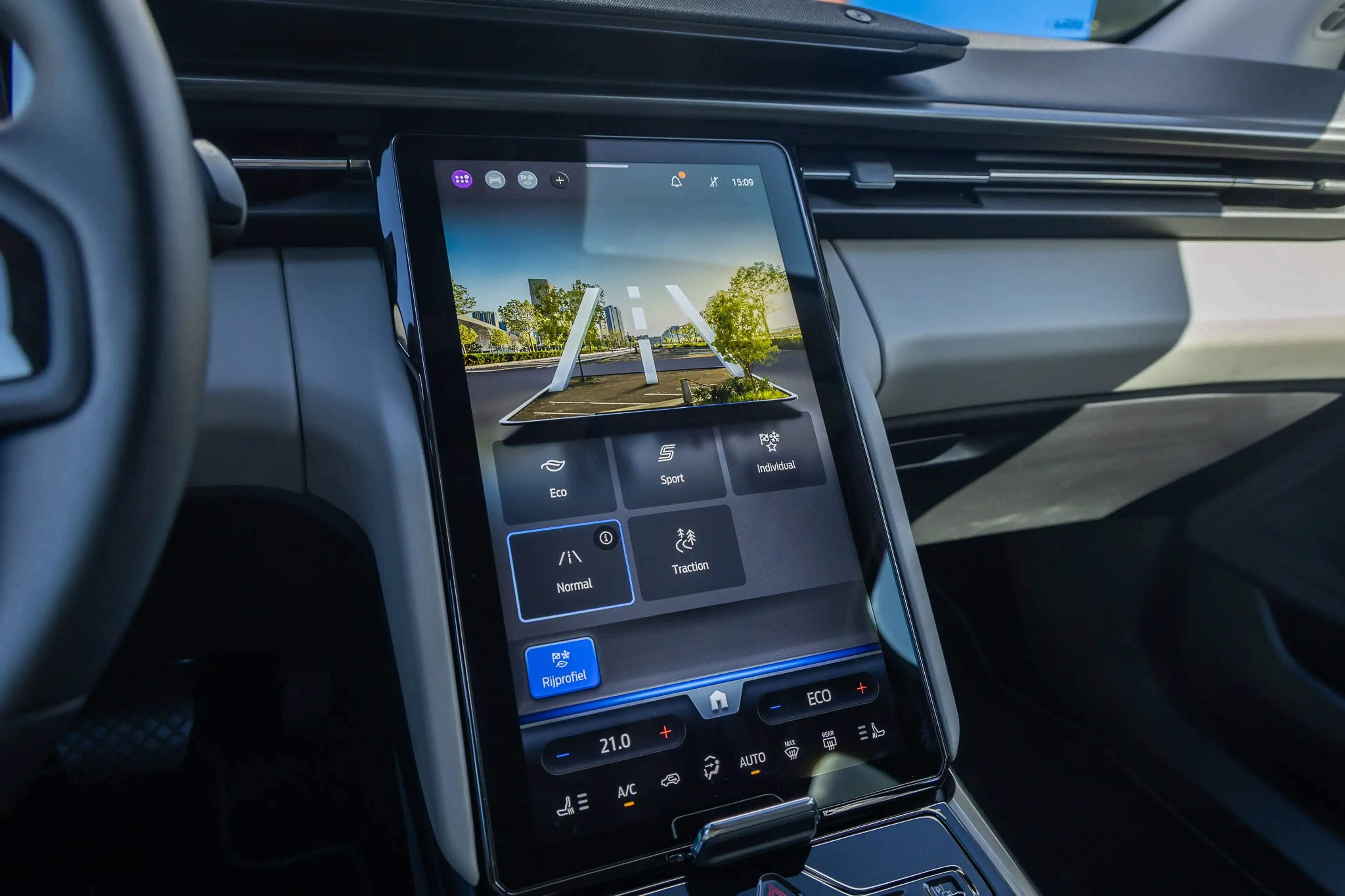 Ford Explorer Premium Extended Range AWD 77 kWh | Head-up displa — photo 42