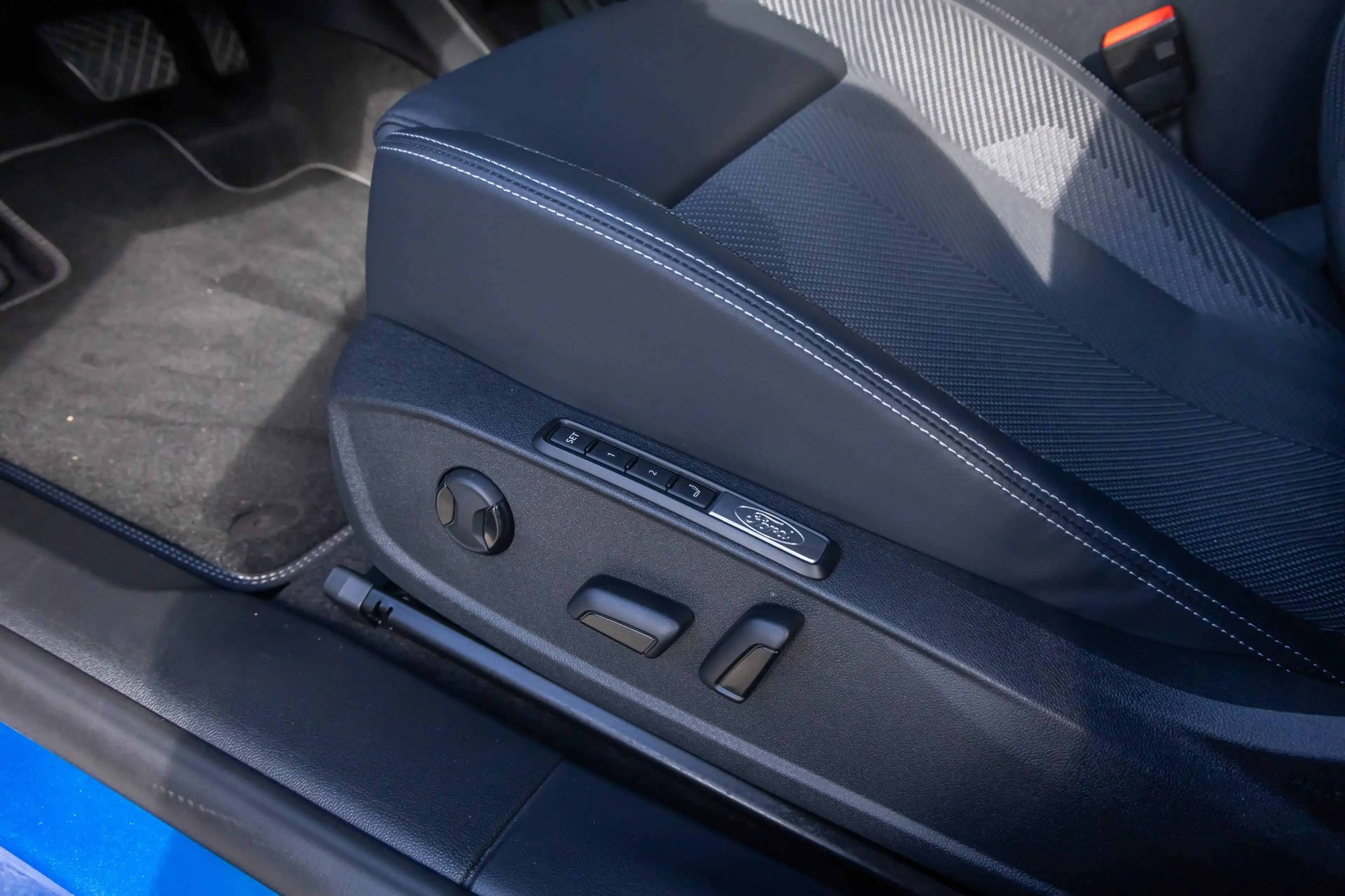 Ford Explorer Premium Extended Range AWD 77 kWh | Head-up displa — photo 22