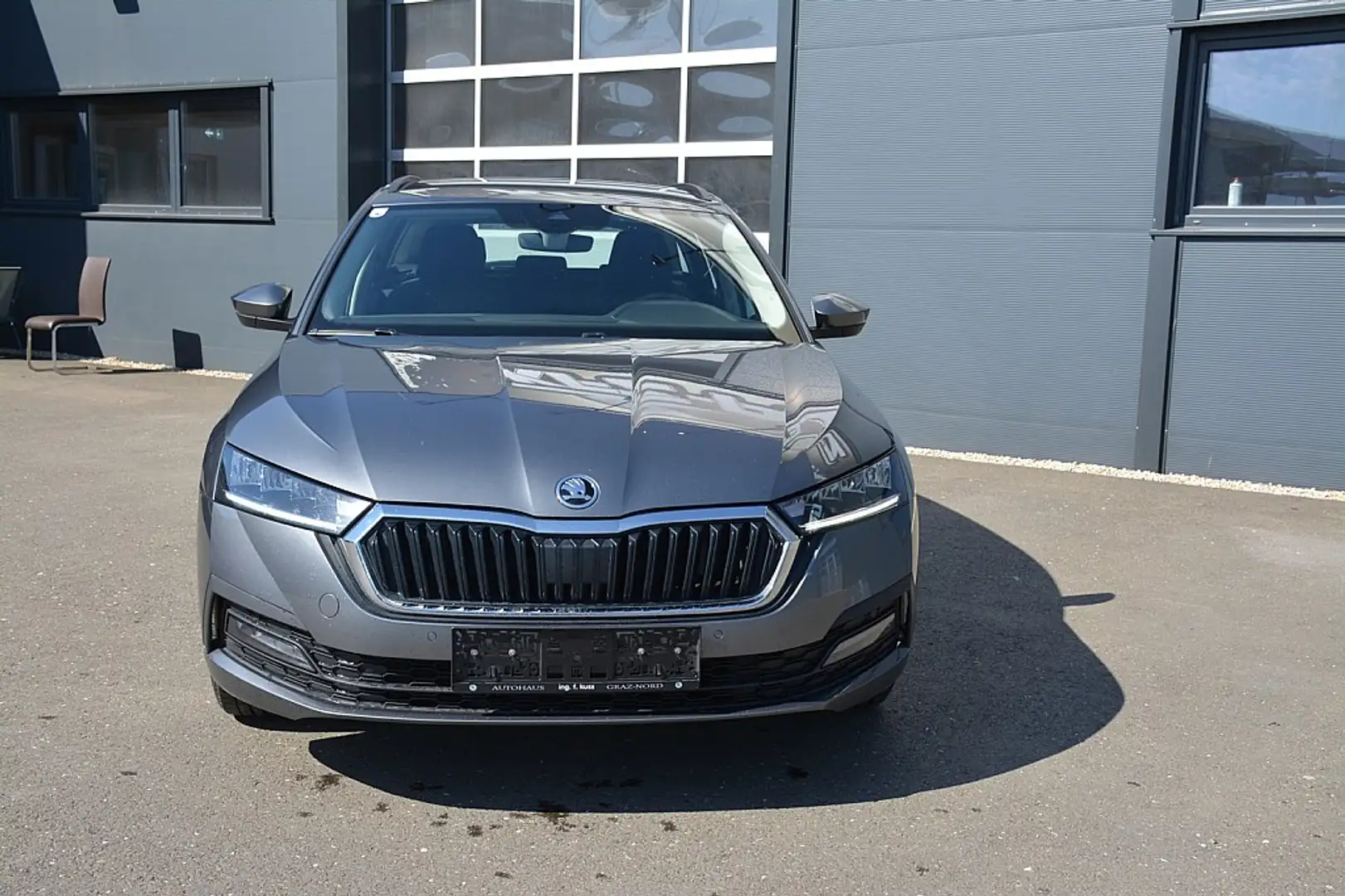 Skoda Octavia Combi 2,0 TDI DSG NAVI LED VIRTUAL COCKPIT PDC Grau - 2