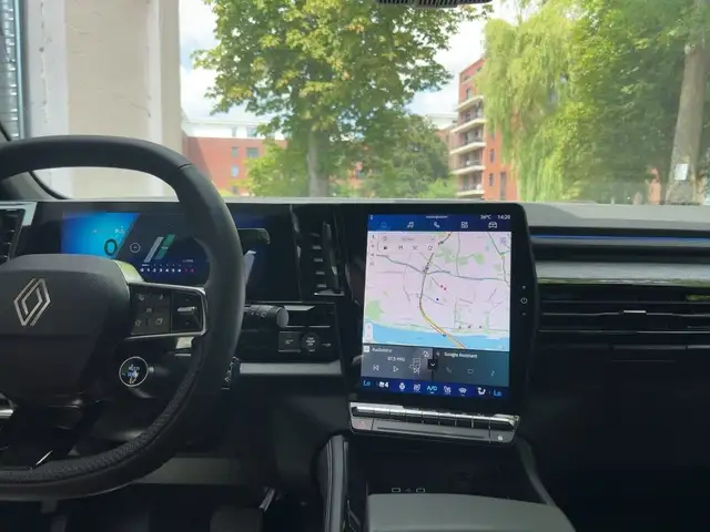 Renault Austral view 12
