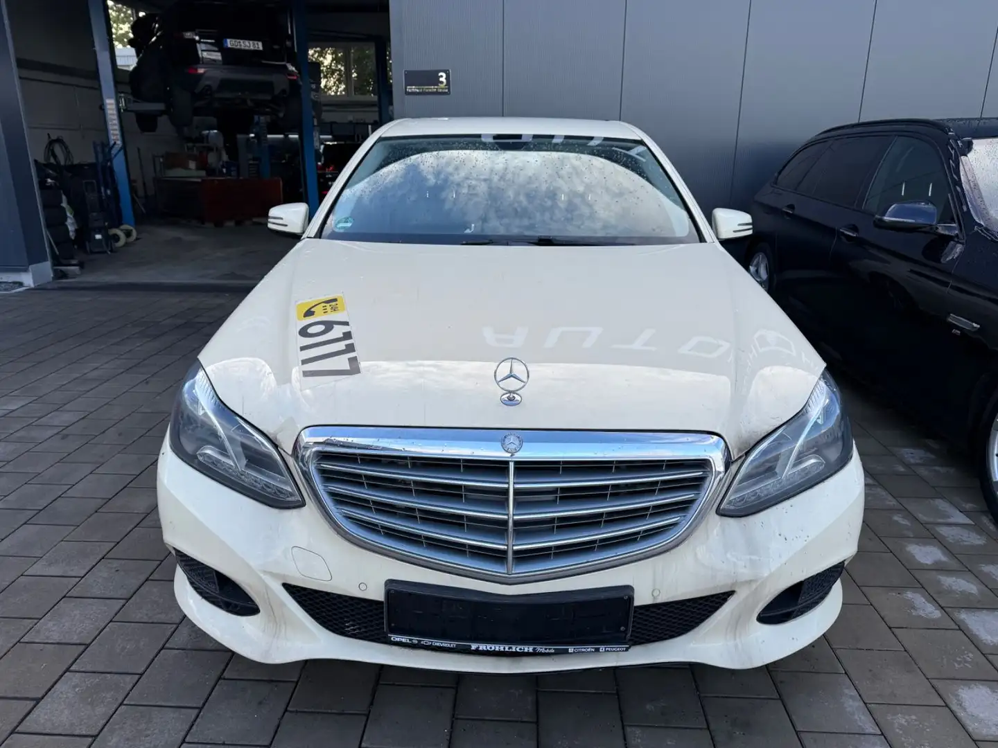 Mercedes-Benz E 200 BlueTec Klimaauto/Leder/SHZ/PDC Jaune - 2