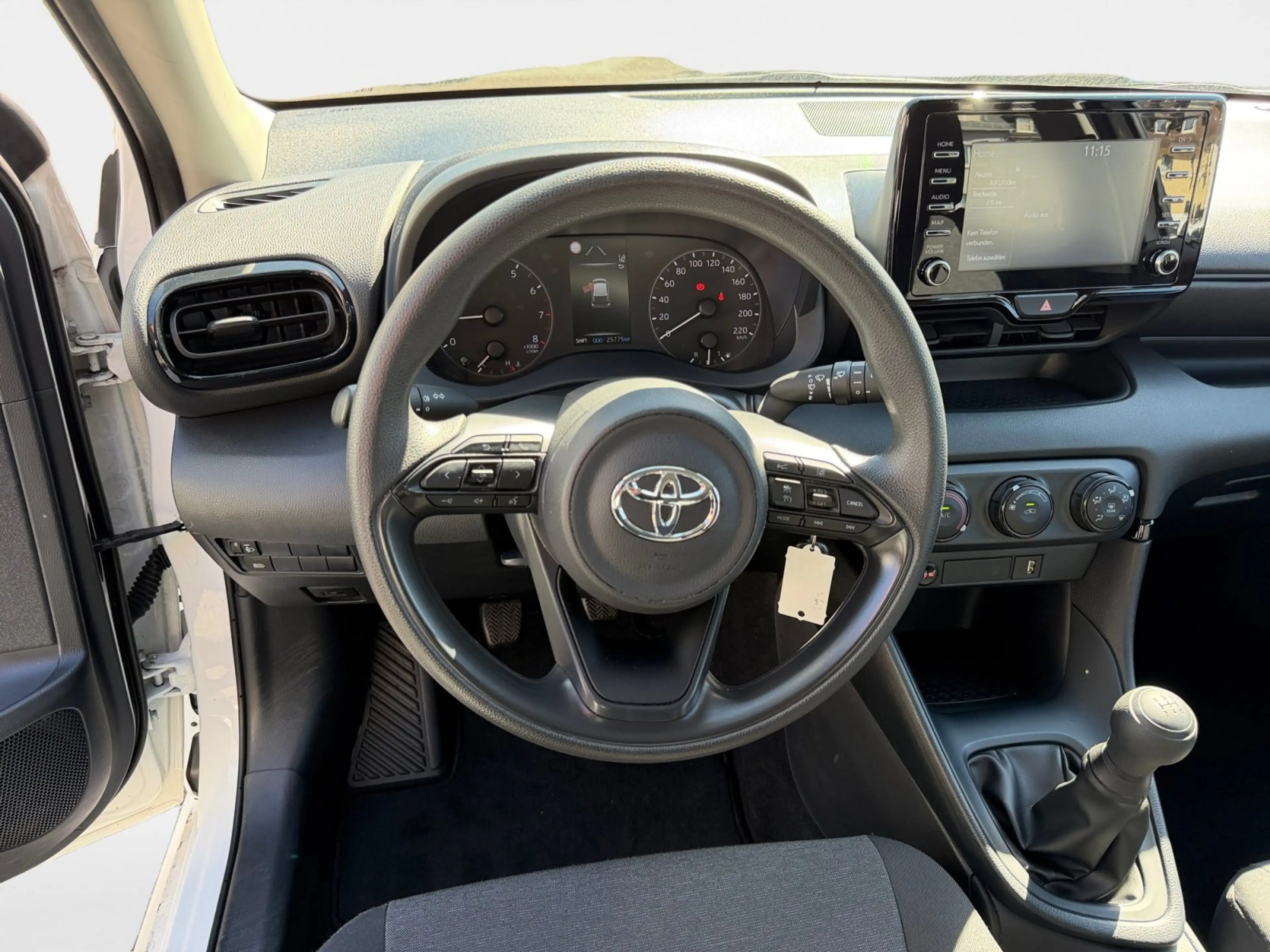 Toyota Yaris 1.0 5-türer ACC DynLicht Kam. Navi SpurH — photo 13